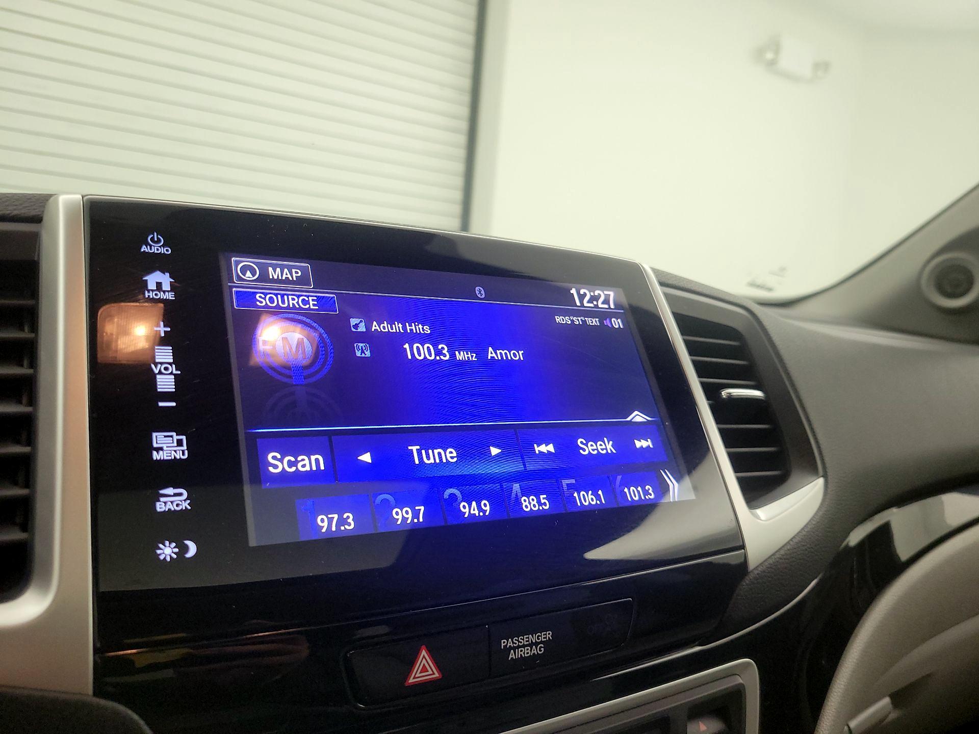 Thumbnail: 2017 Honda Pilot - 16