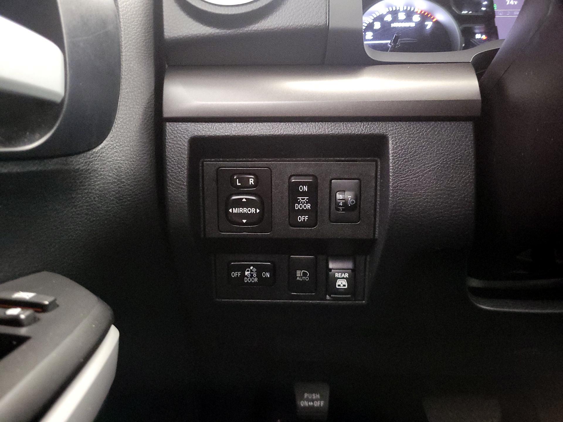 Thumbnail: 2019 Toyota Tundra - 13