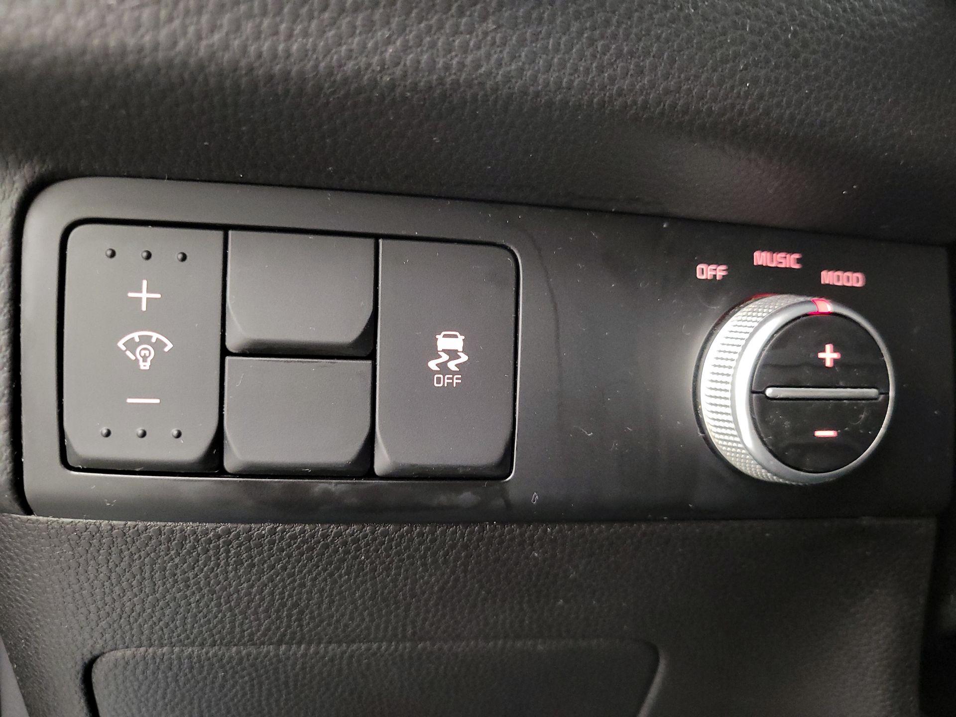 Thumbnail: 2015 Kia Soul - 13