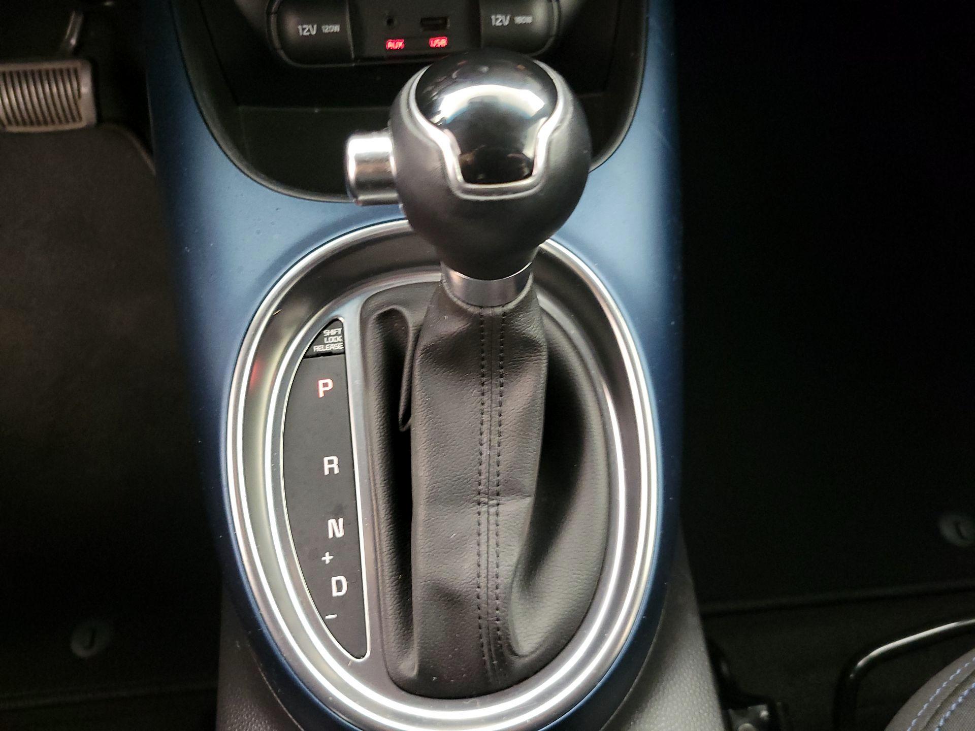 Thumbnail: 2015 Kia Soul - 18