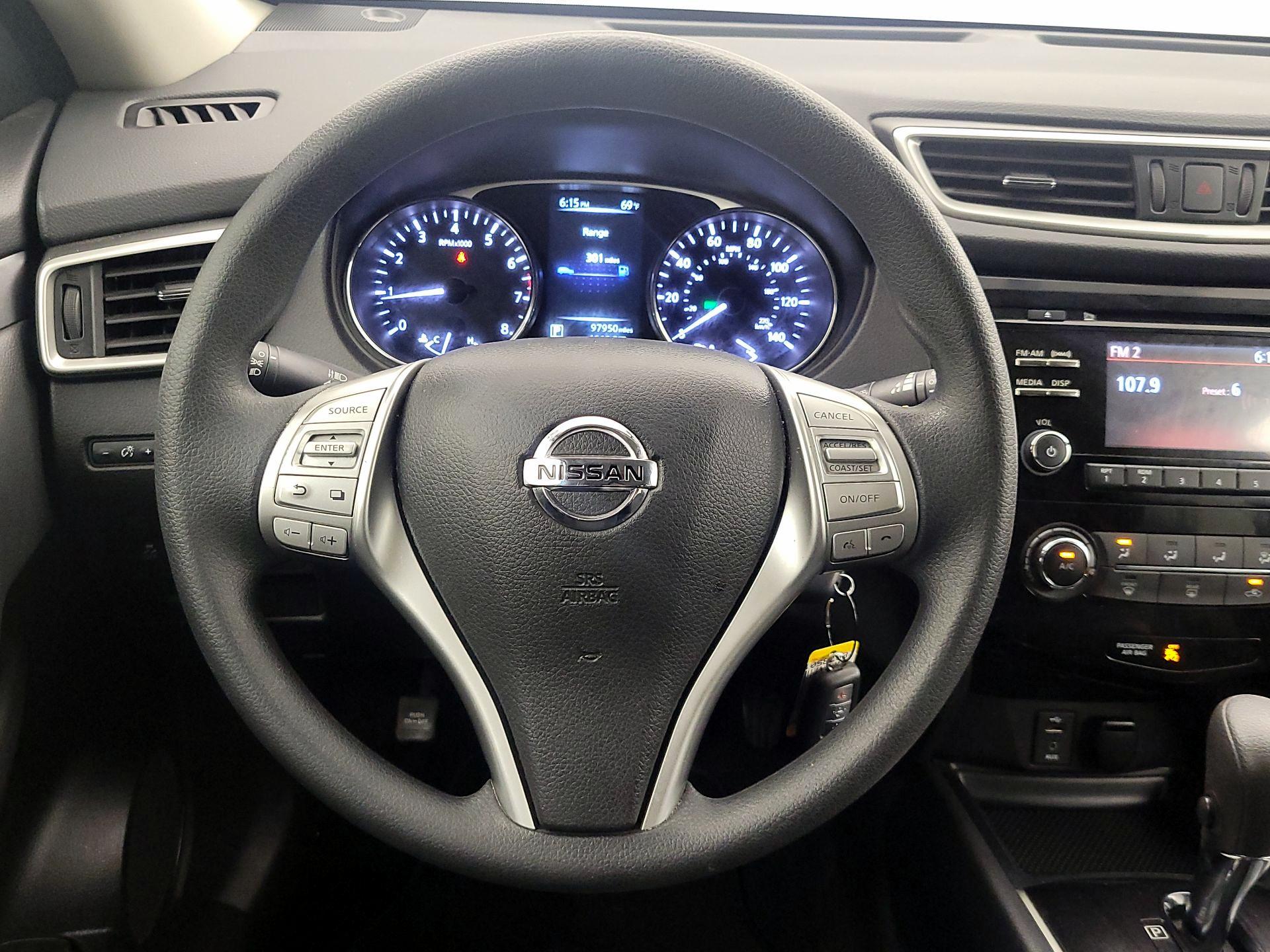 Thumbnail: 2016 Nissan Rogue - 10