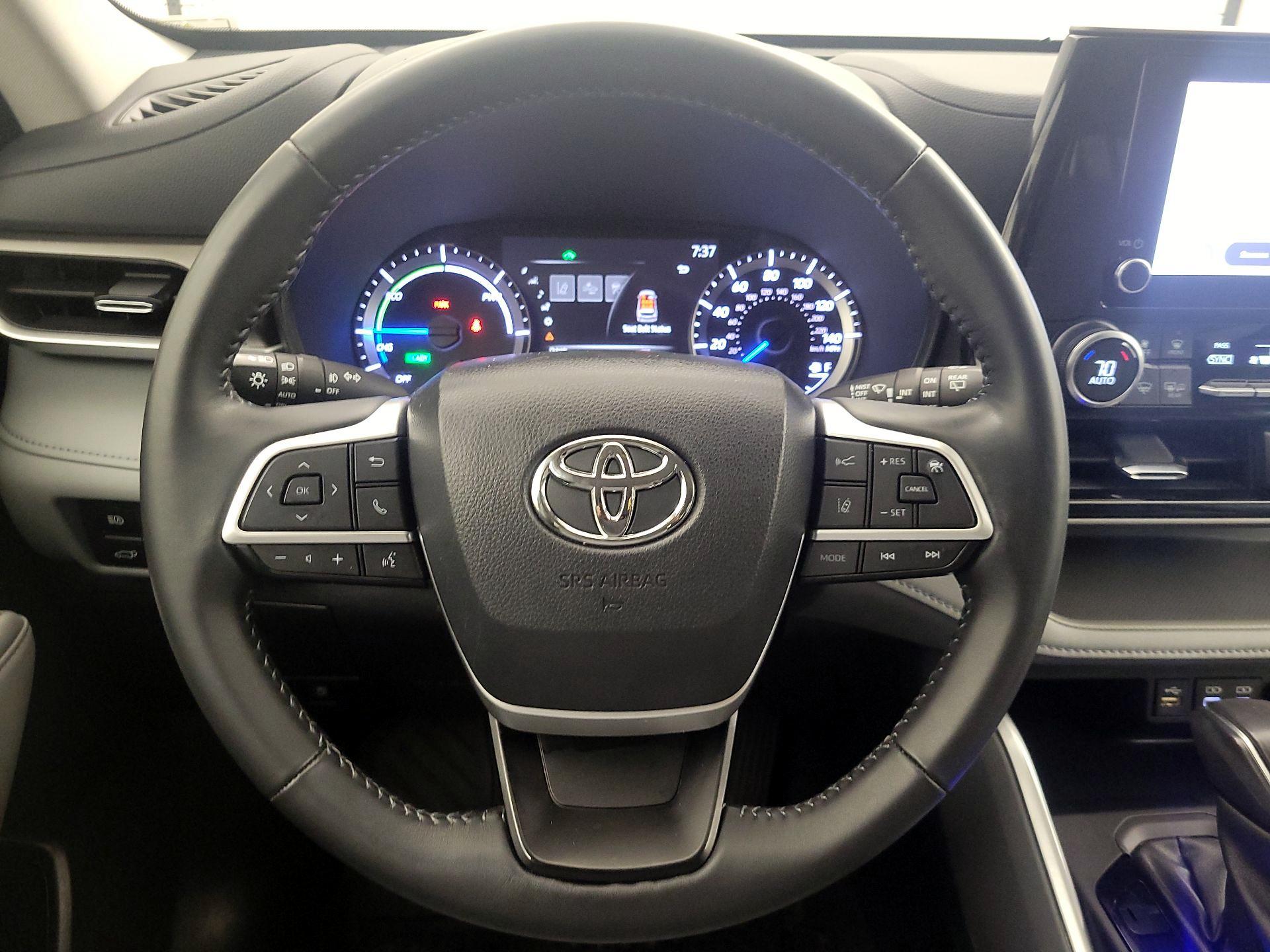 Thumbnail: 2023 Toyota Highlander - 10