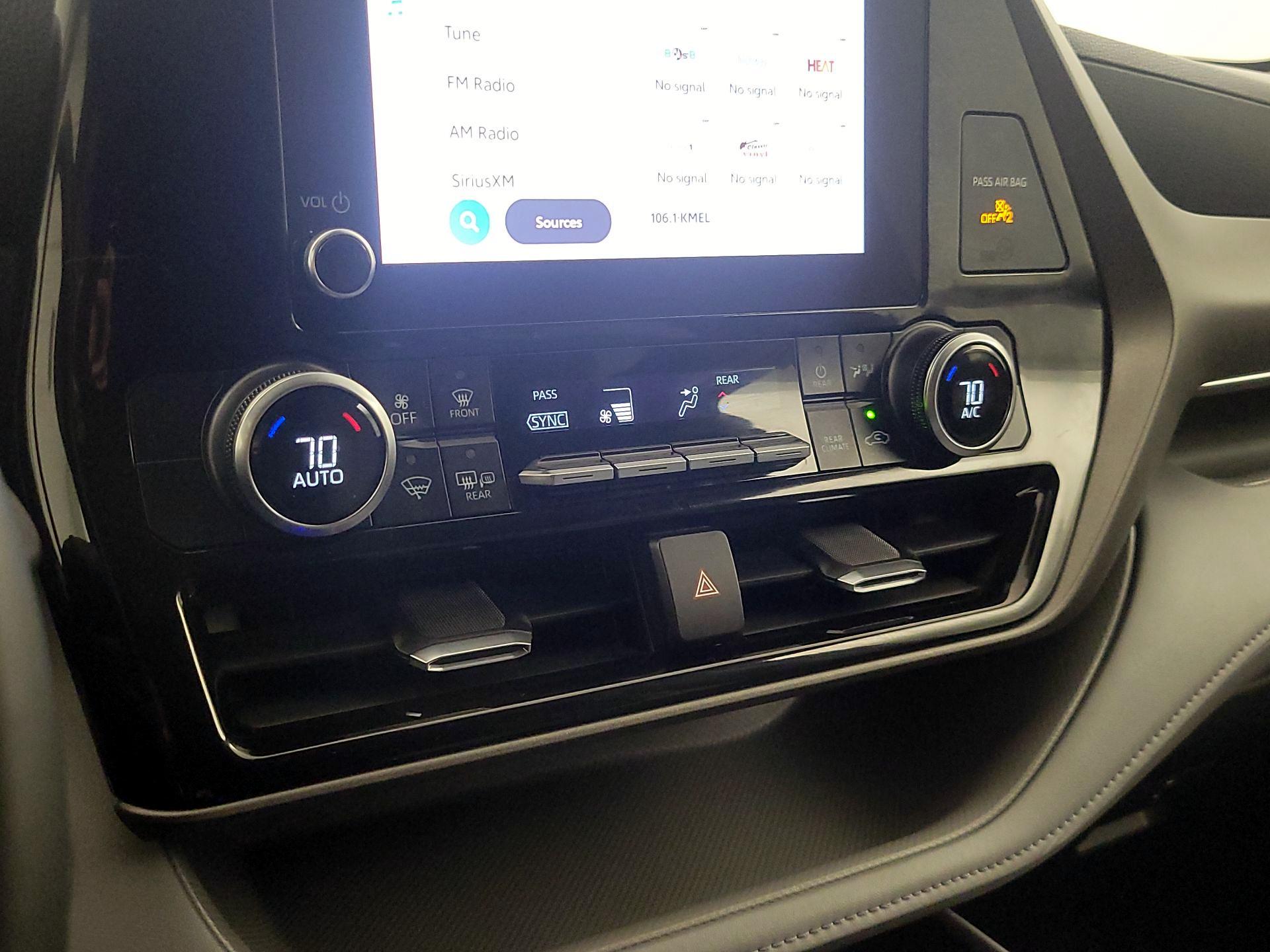 Thumbnail: 2023 Toyota Highlander - 17