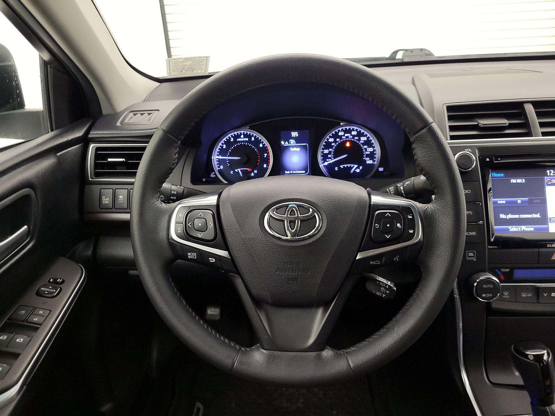 Thumbnail: 2017 Toyota Camry - 10