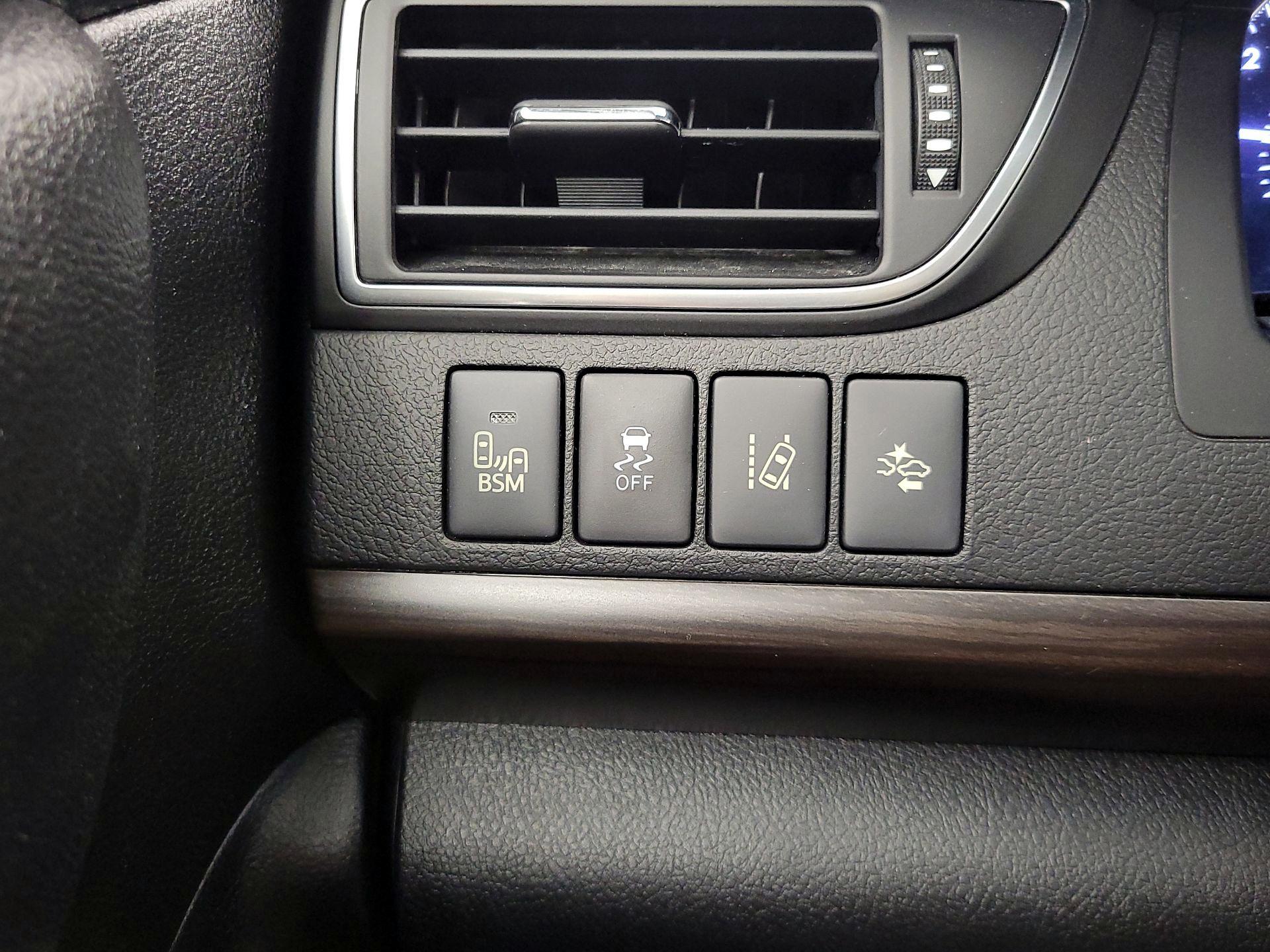 Thumbnail: 2017 Toyota Camry - 13