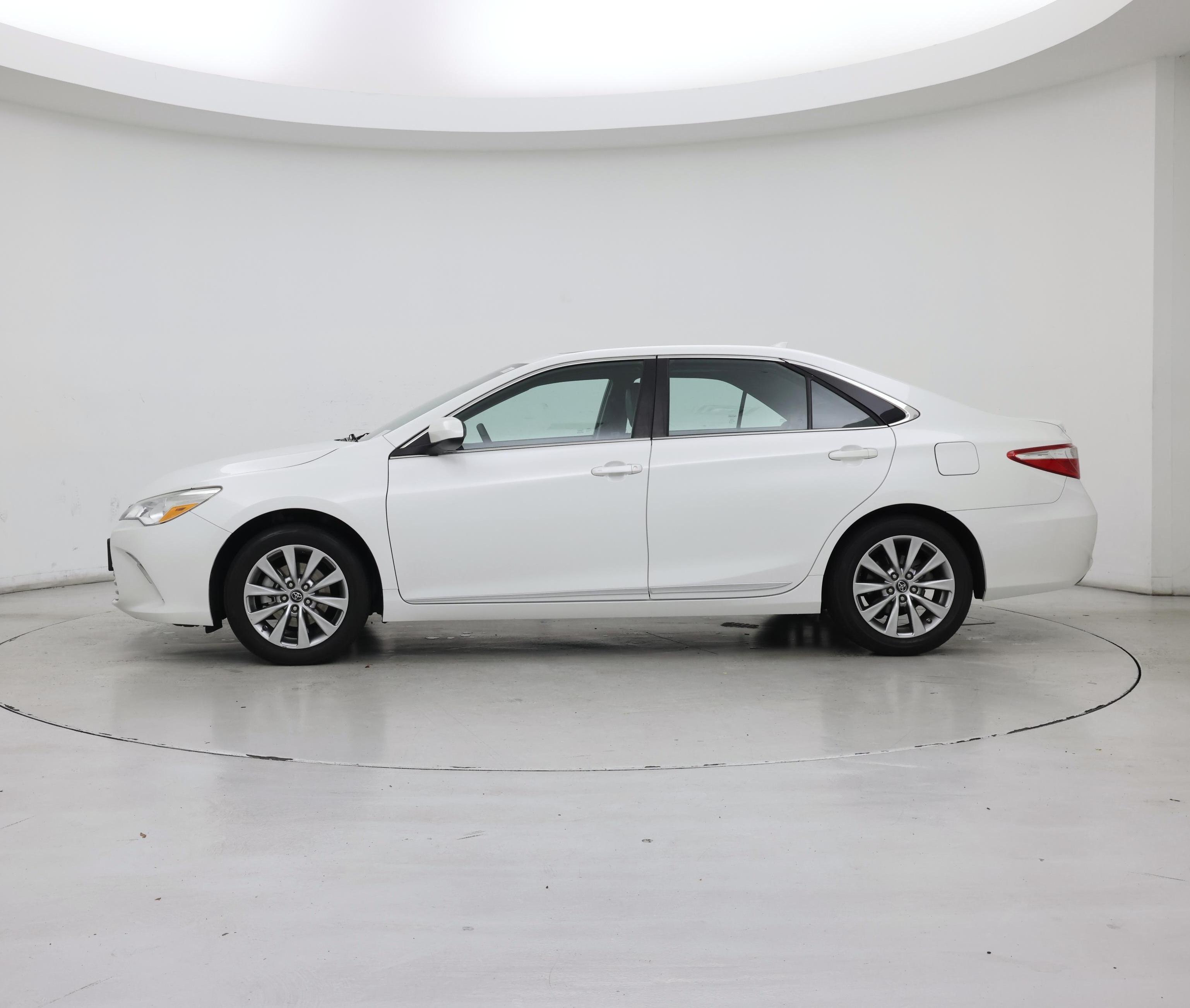 Thumbnail: 2017 Toyota Camry - 3