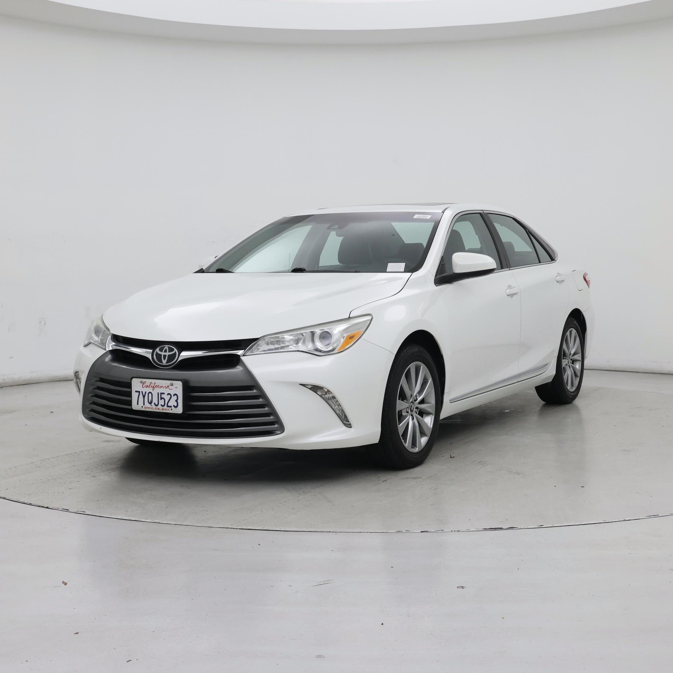 Thumbnail: 2017 Toyota Camry - 4