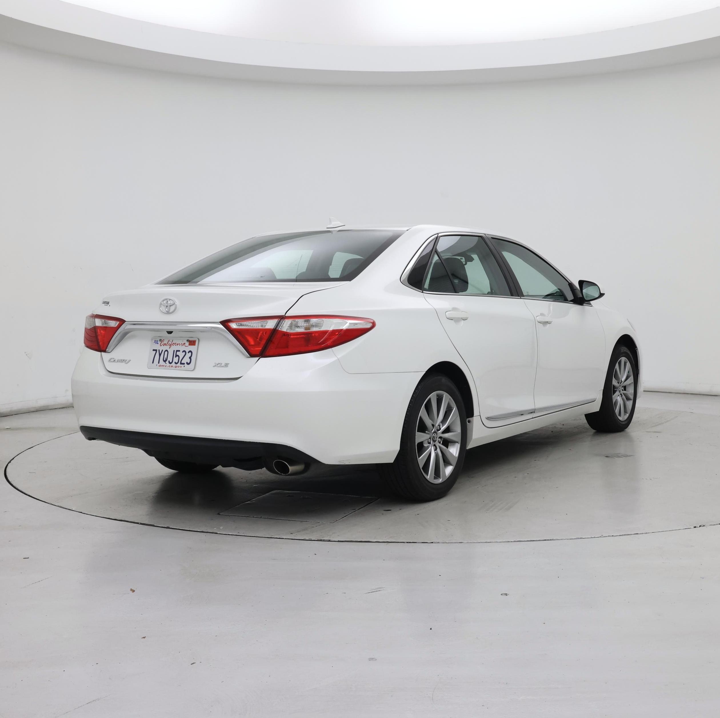 Thumbnail: 2017 Toyota Camry - 8