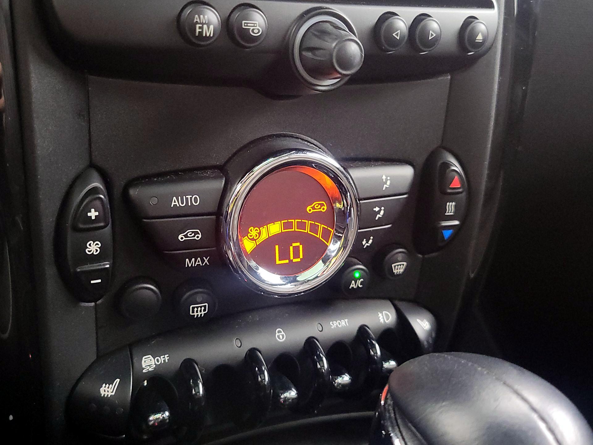 Thumbnail: 2016 MINI Cooper Countryman - 14