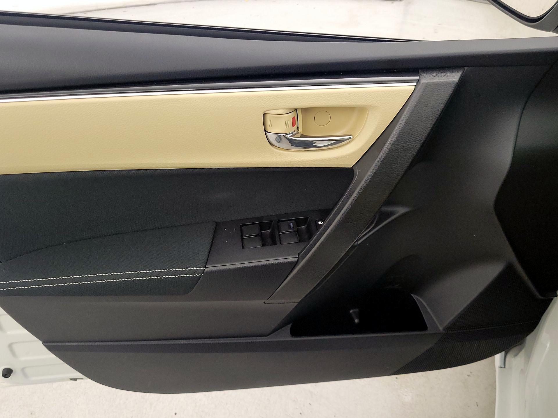 Thumbnail: 2018 Toyota Corolla - 12