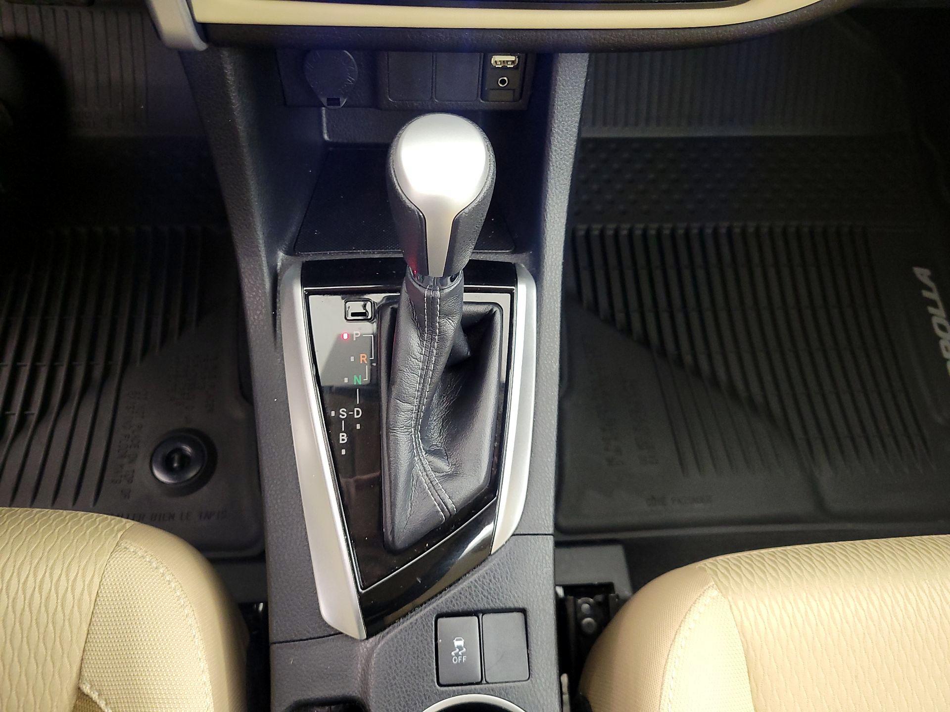 Thumbnail: 2018 Toyota Corolla - 17