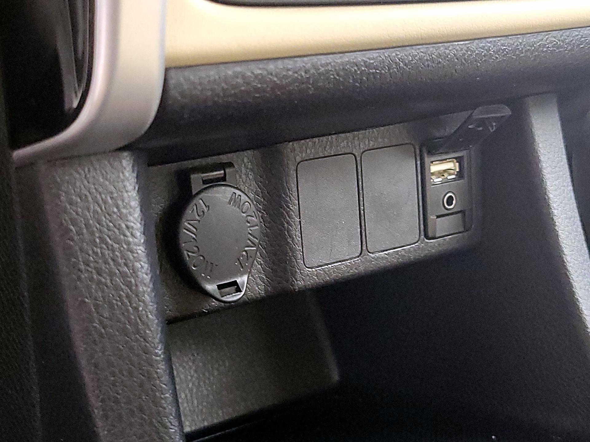 Thumbnail: 2018 Toyota Corolla - 18