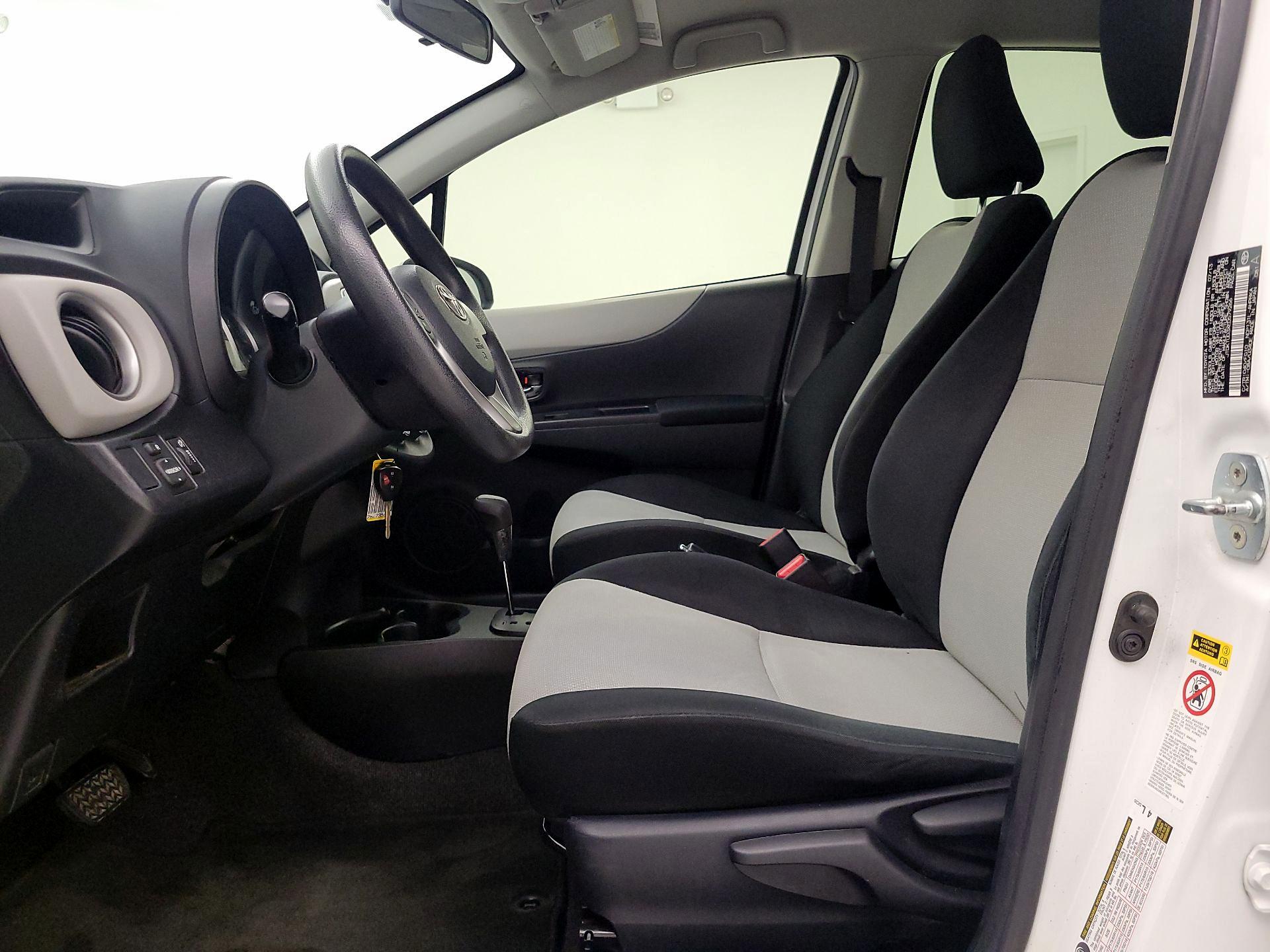 Thumbnail: 2014 Toyota Yaris - 11