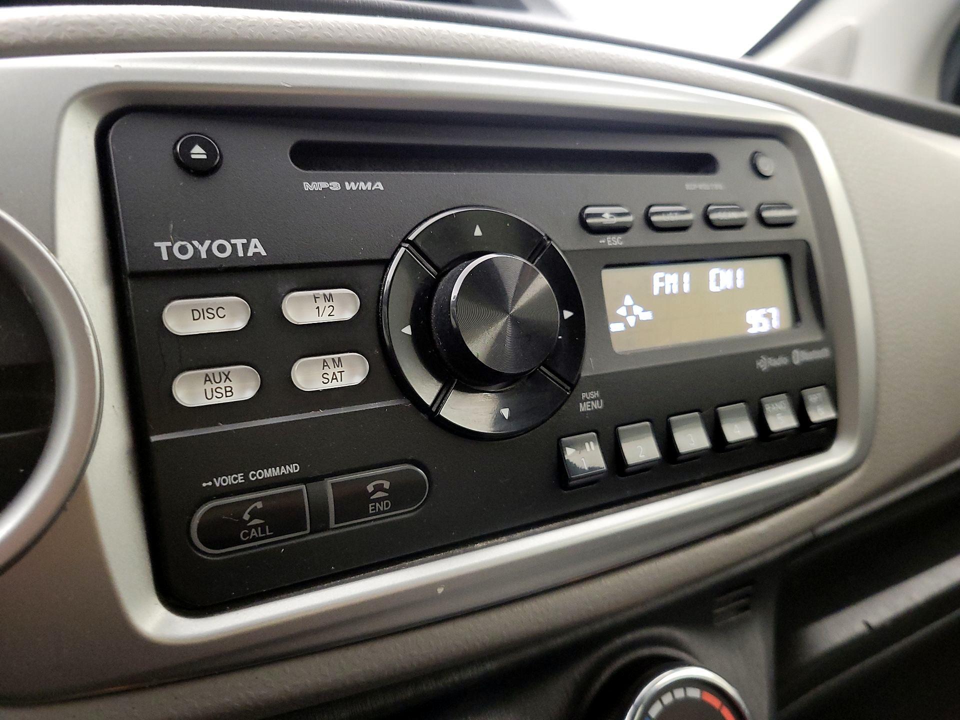 Thumbnail: 2014 Toyota Yaris - 14