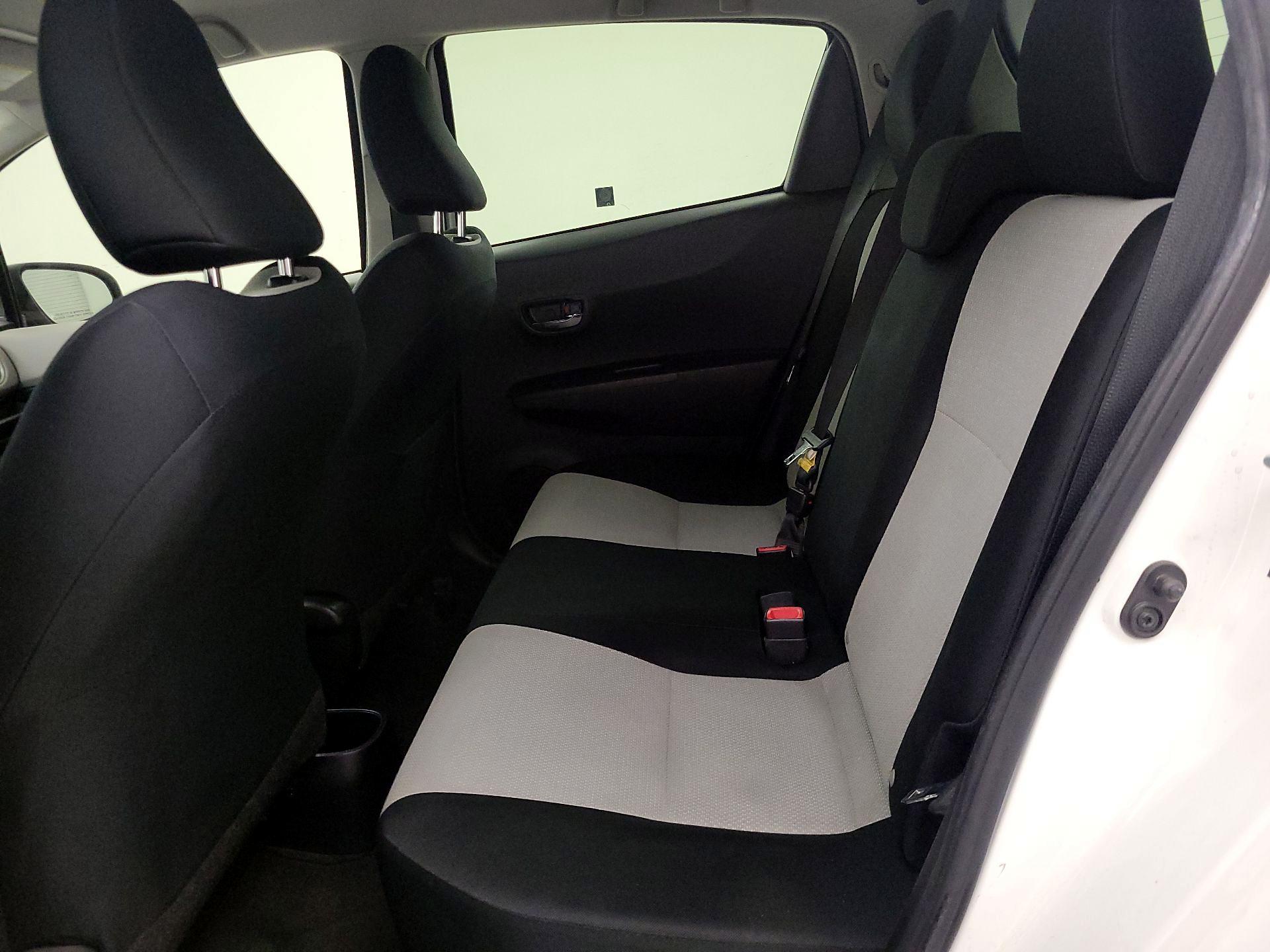 Thumbnail: 2014 Toyota Yaris - 17