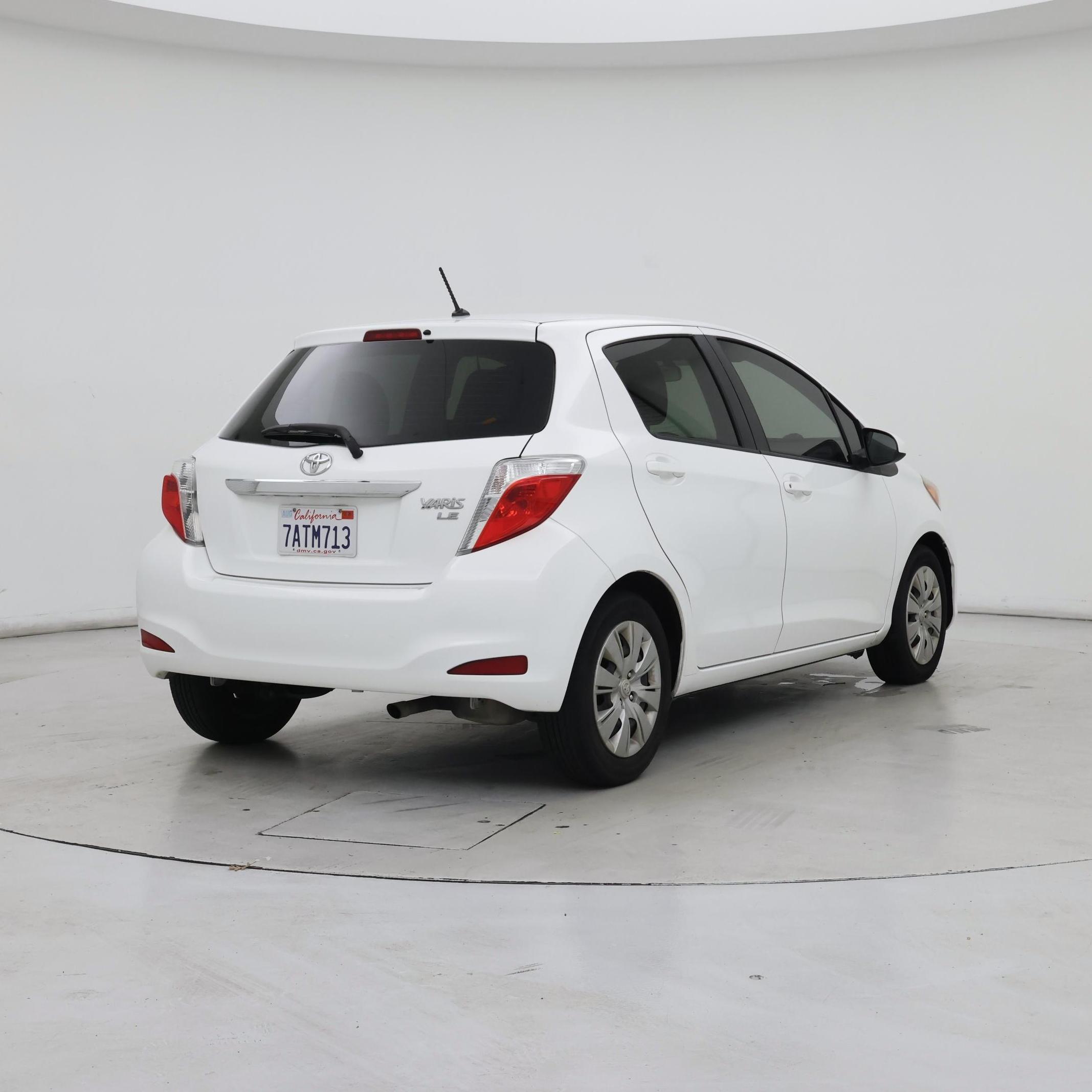 Thumbnail: 2014 Toyota Yaris - 8