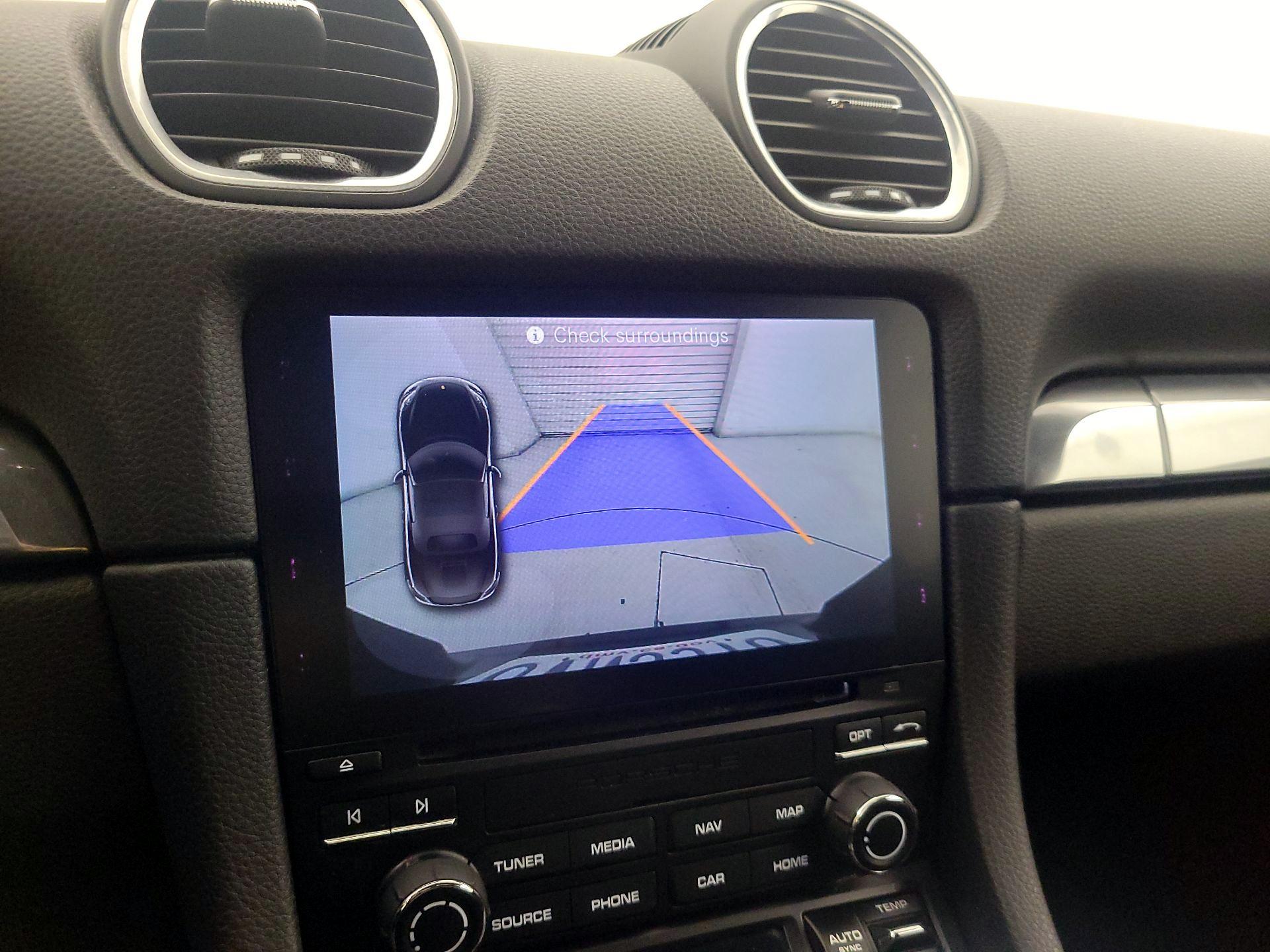 Thumbnail: 2021 Porsche 718 Boxster - 14