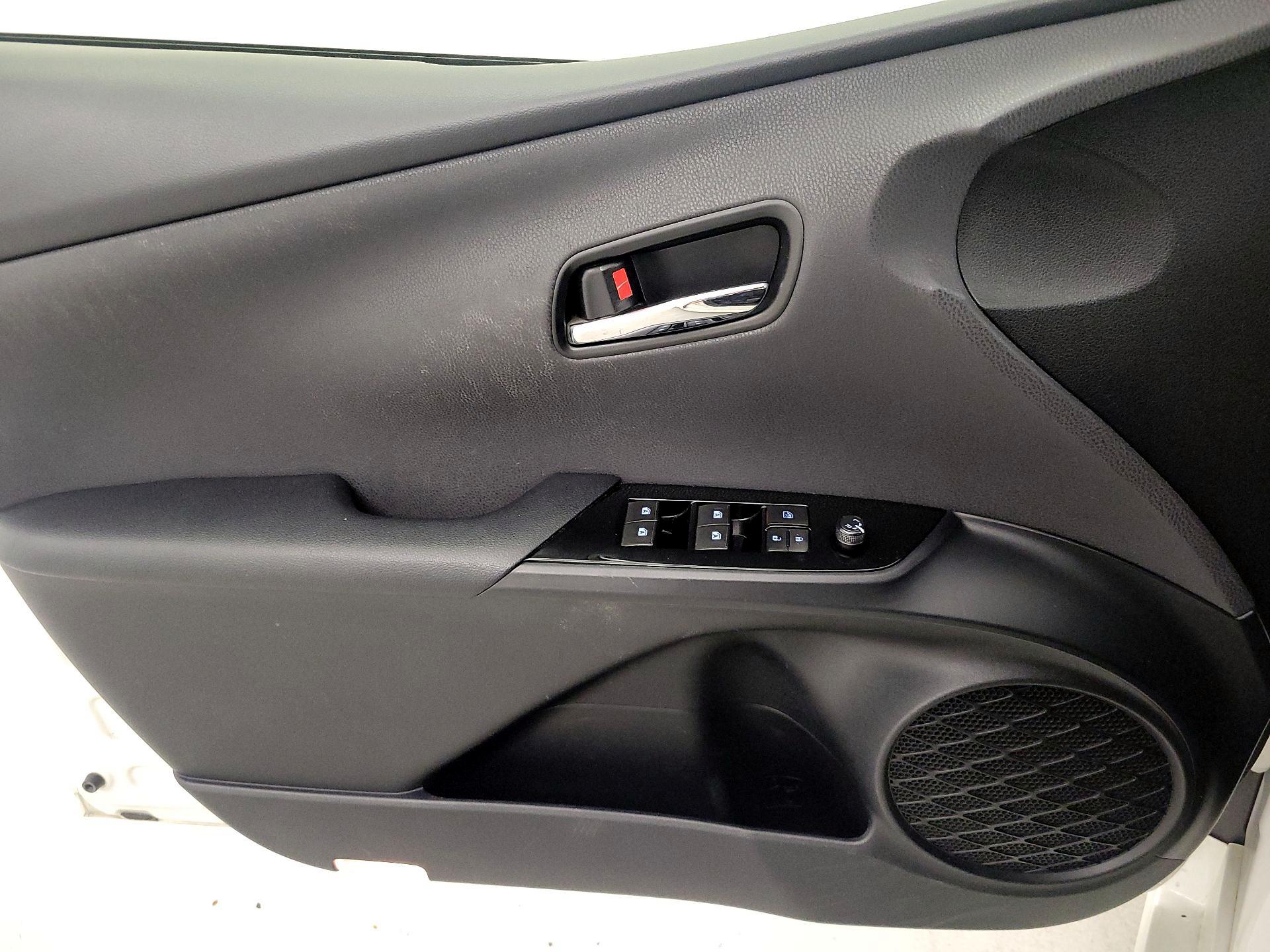 Thumbnail: 2016 Toyota Prius - 12