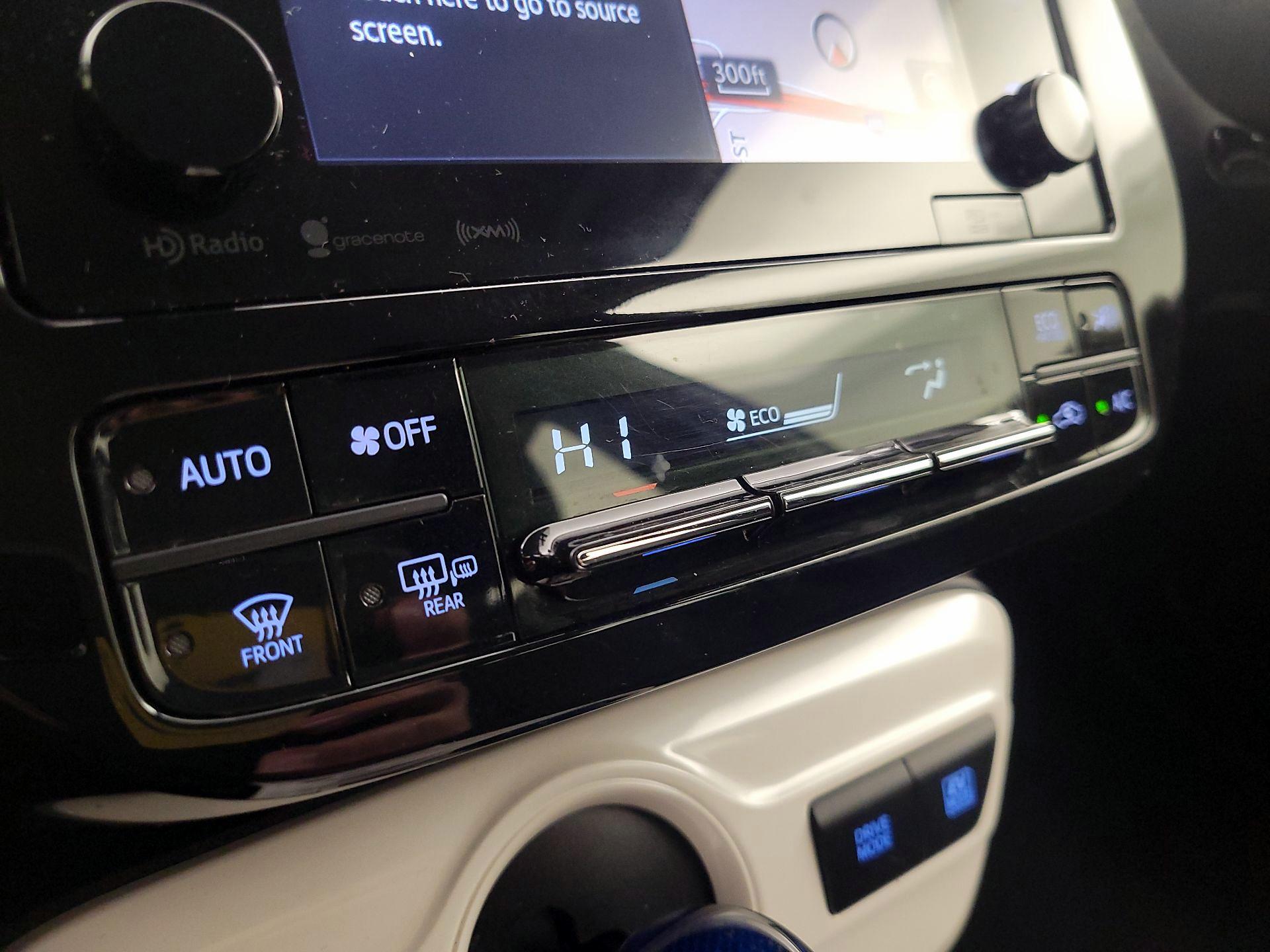 Thumbnail: 2016 Toyota Prius - 16