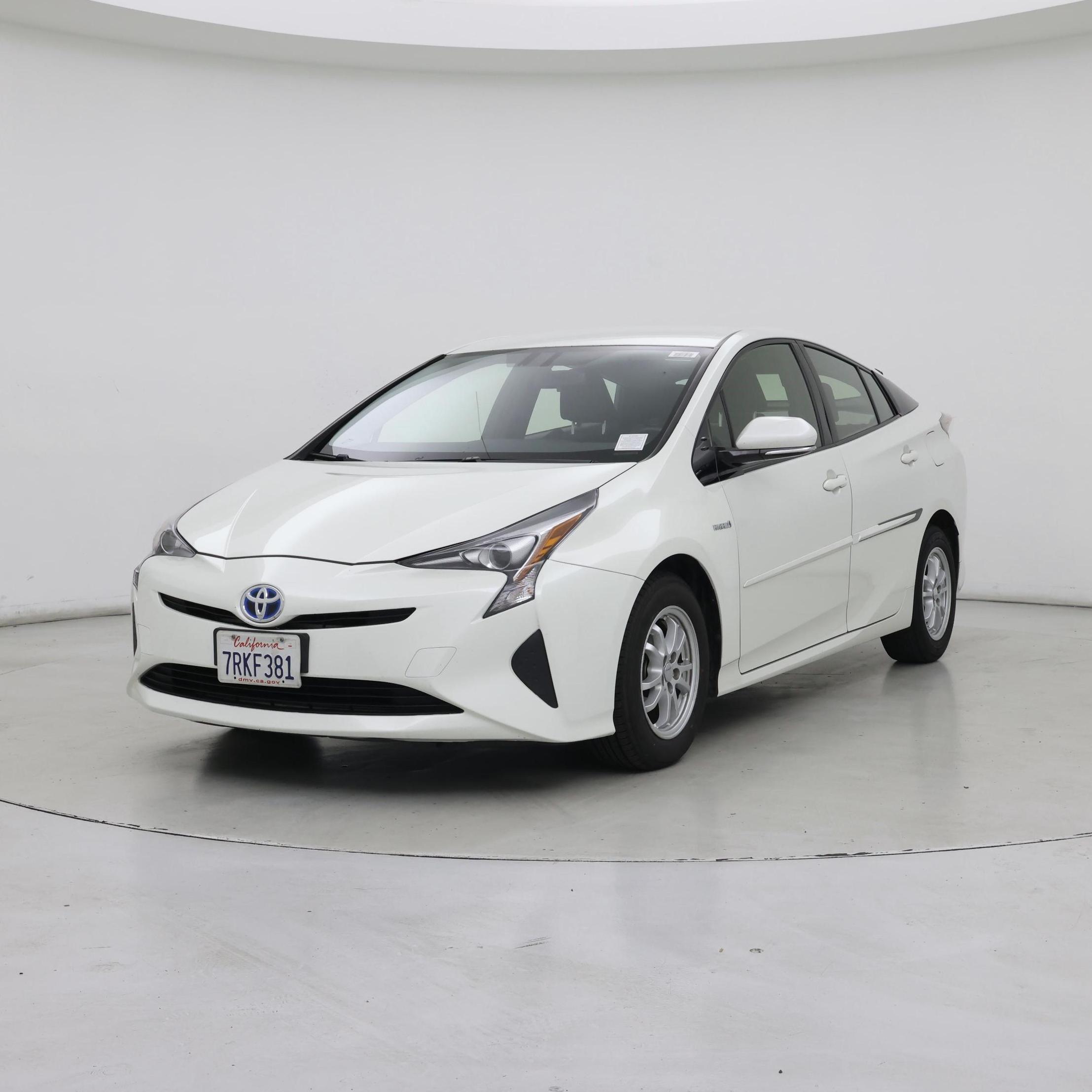 Thumbnail: 2016 Toyota Prius - 4