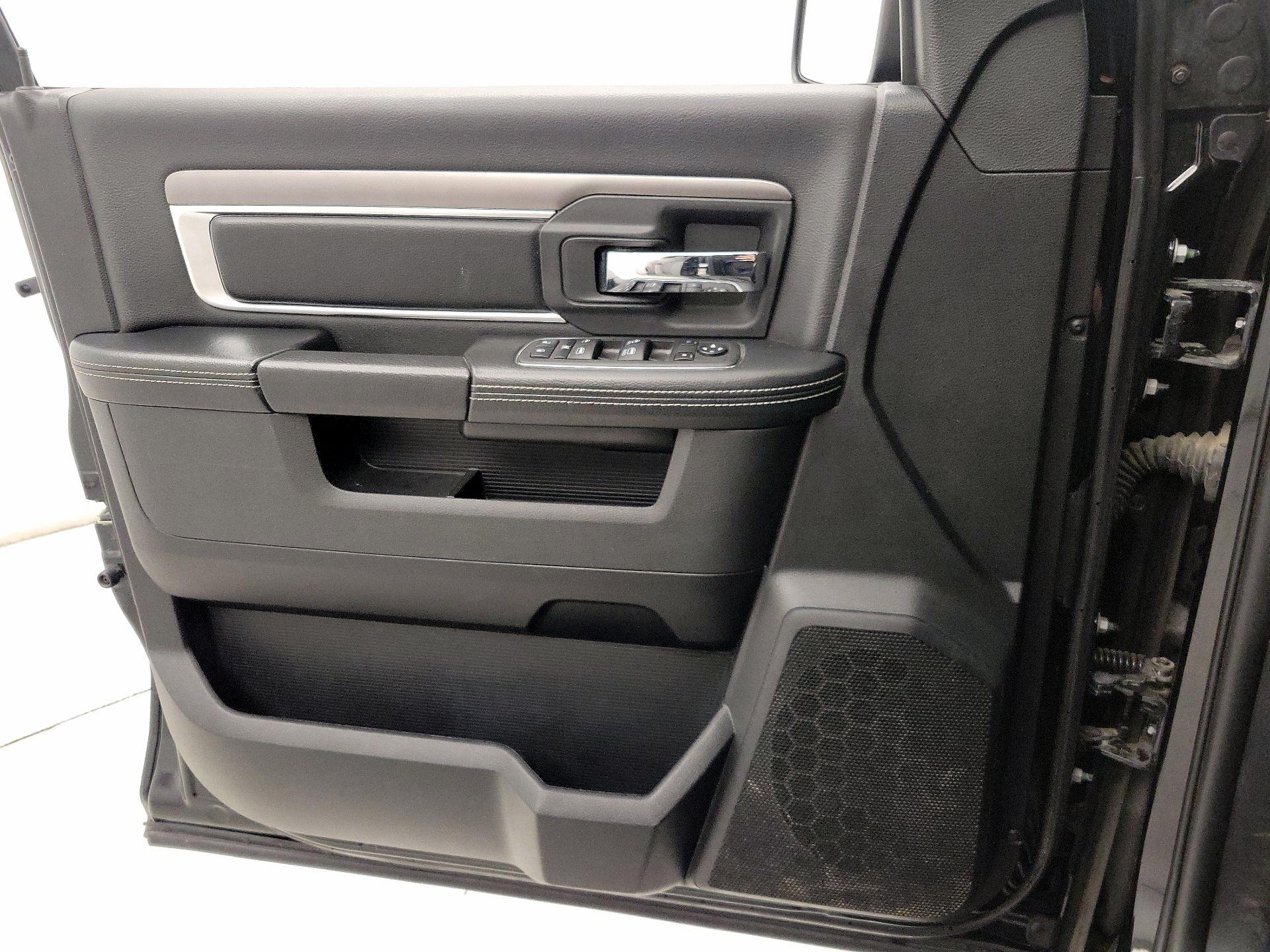 Thumbnail: 2023 RAM 1500 Classic - 12