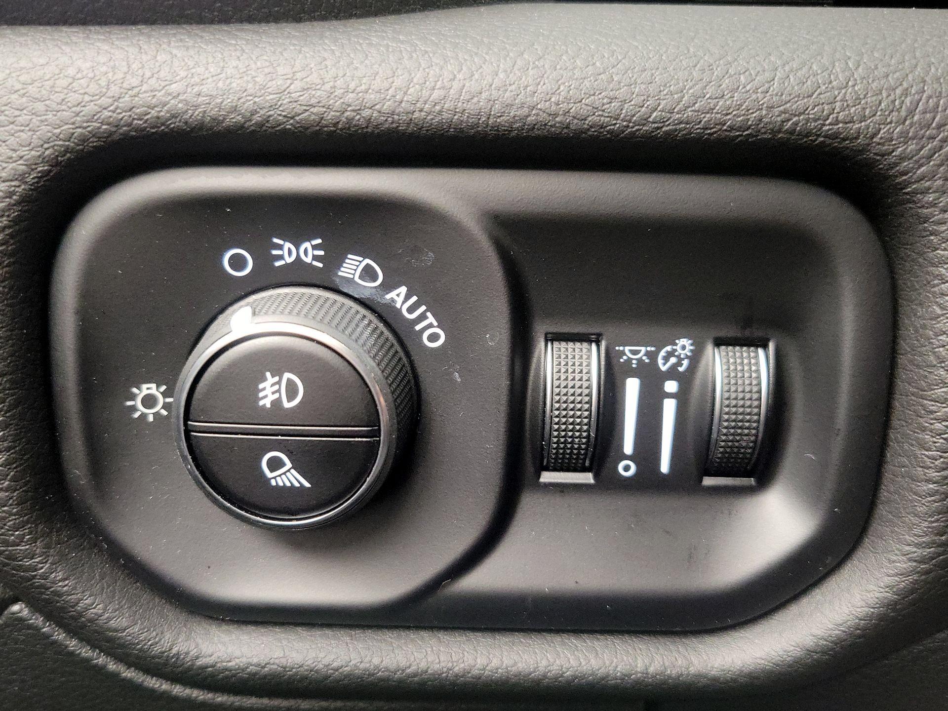 Thumbnail: 2025 RAM 1500 - 13