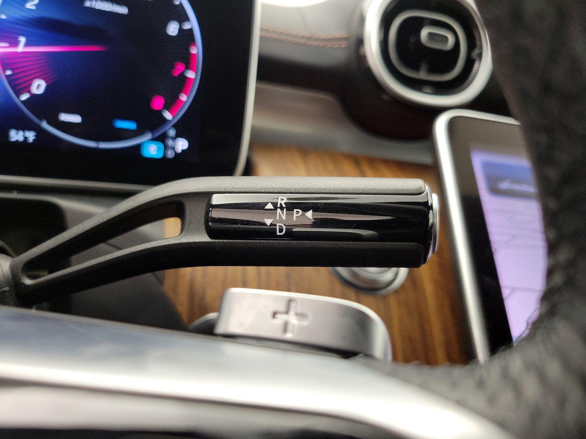 Thumbnail: 2024 Mercedes-Benz C-Class - 18