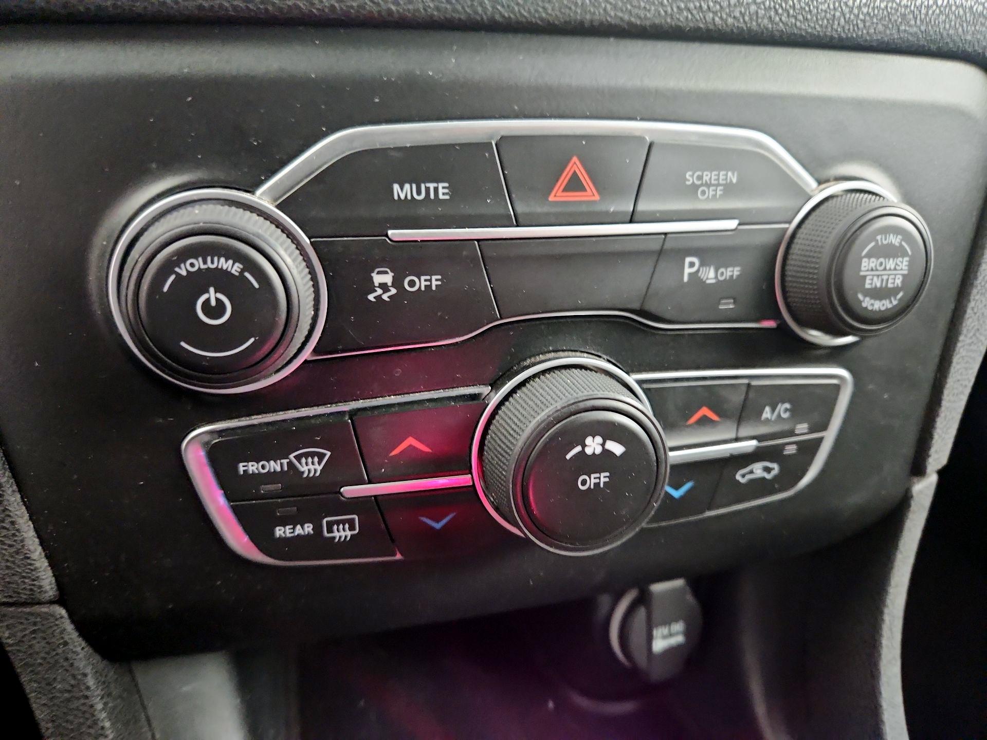 Thumbnail: 2022 Dodge Charger - 17