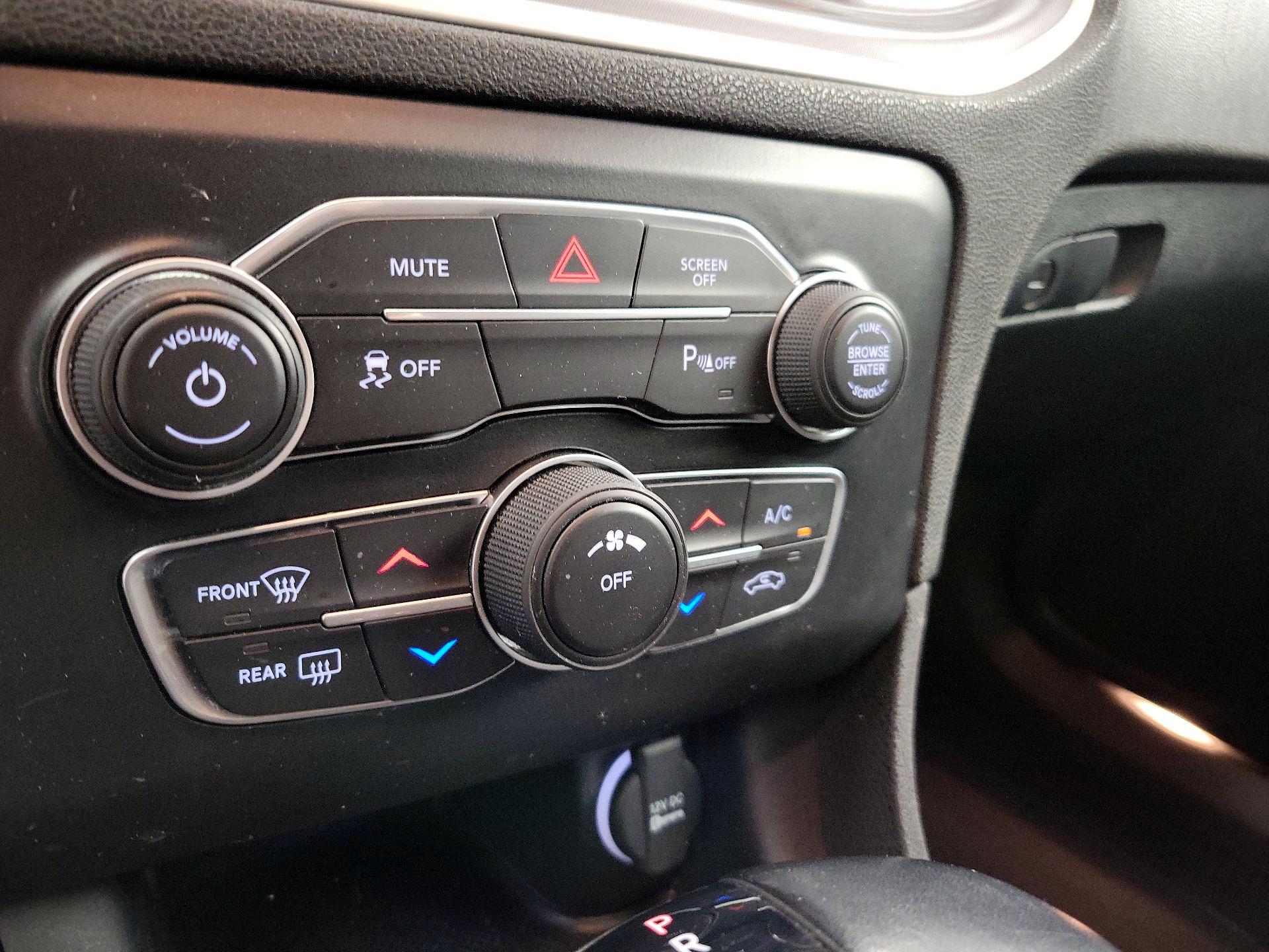 Thumbnail: 2022 Dodge Charger - 16