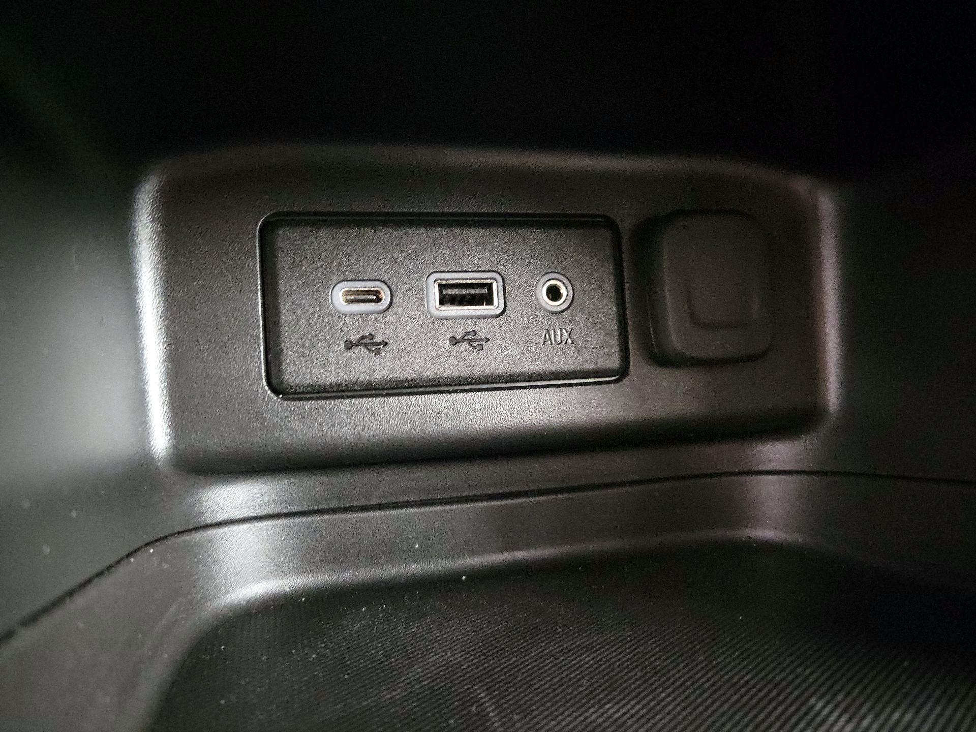 Thumbnail: 2023 Chevrolet Equinox - 18