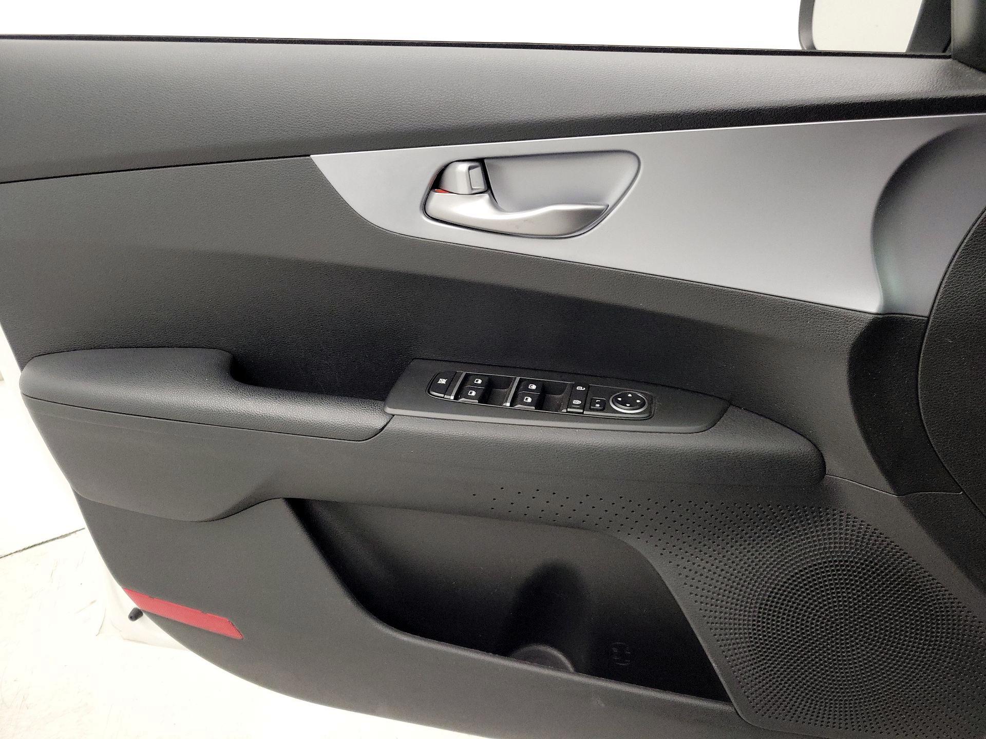 Thumbnail: 2023 Kia Forte - 12