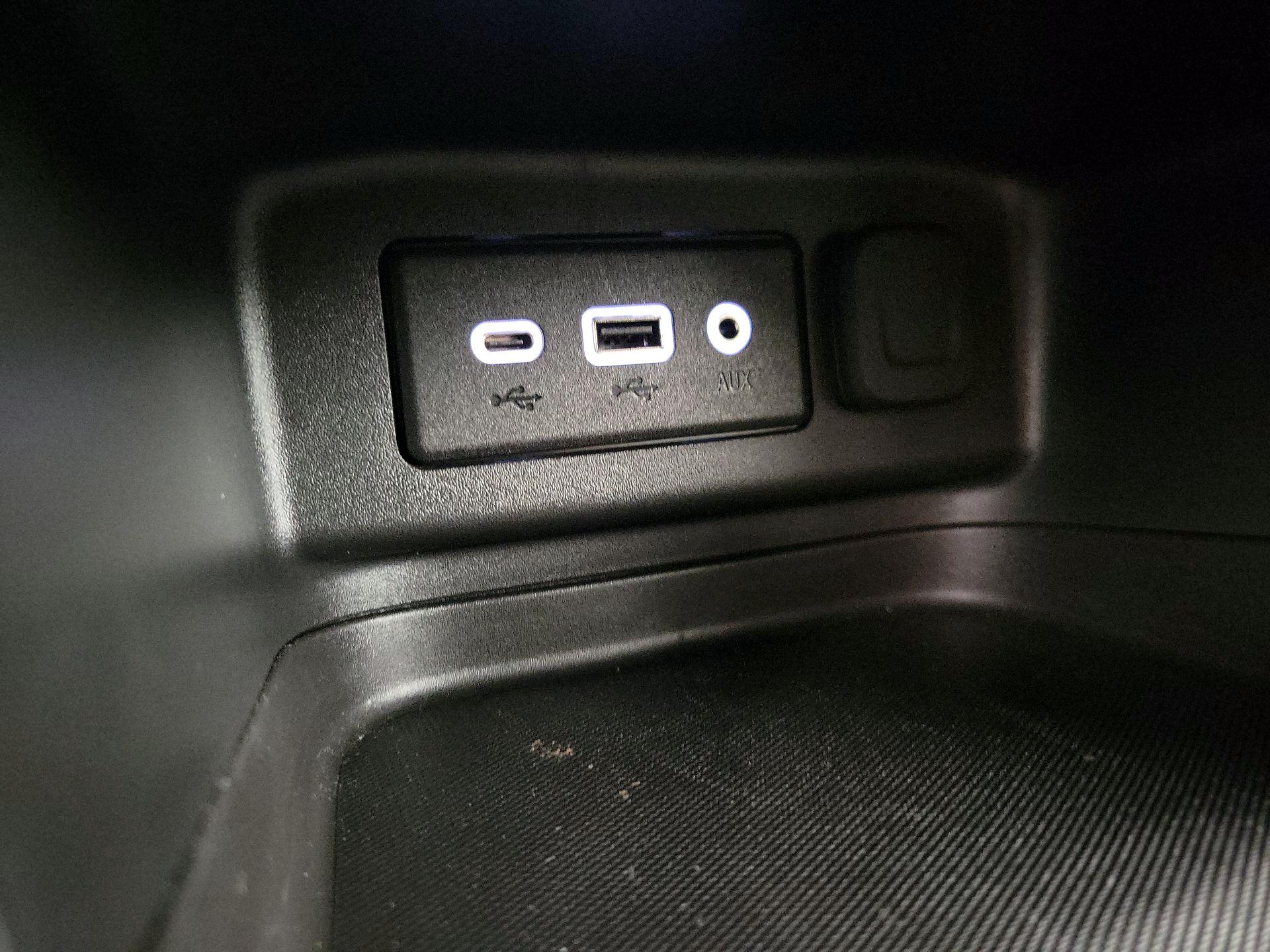 Thumbnail: 2023 Chevrolet Equinox - 18