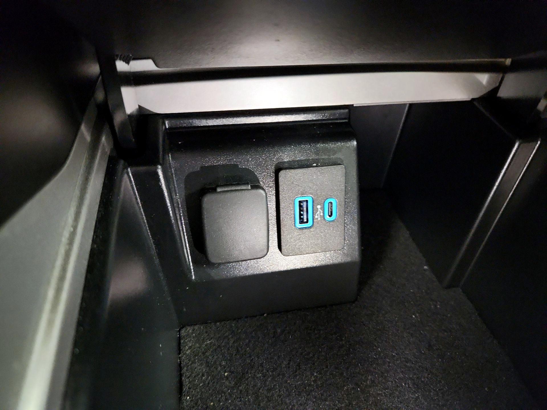 Thumbnail: 2023 Ford Explorer - 18