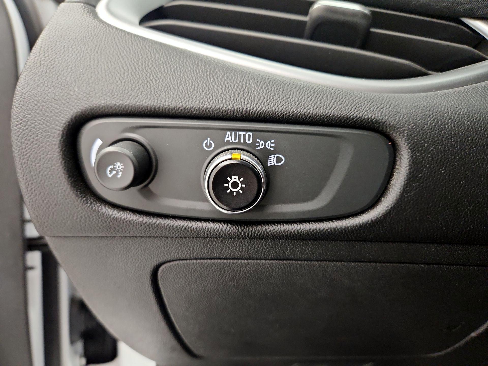 Thumbnail: 2023 Chevrolet Malibu - 13