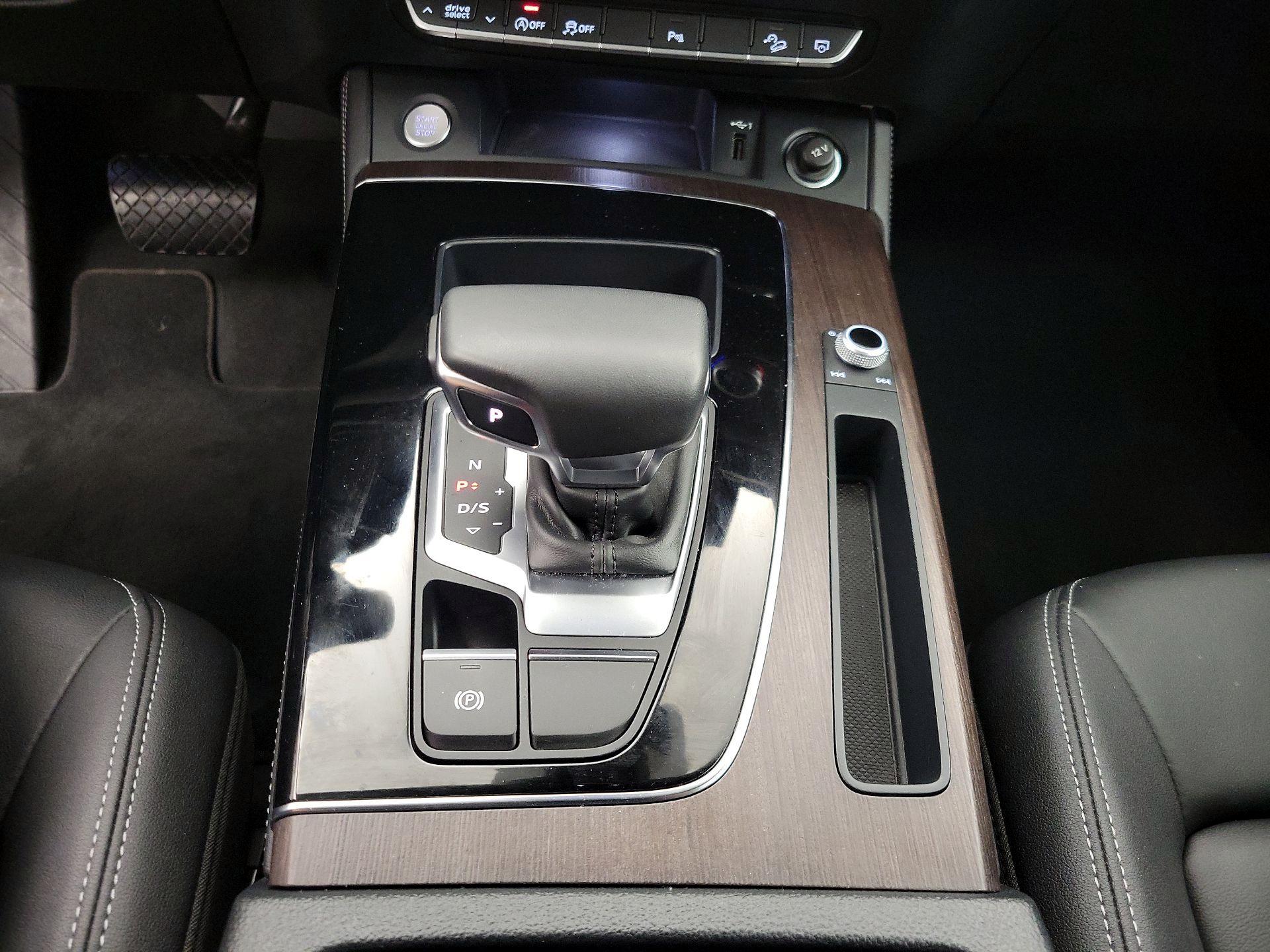 Thumbnail: 2023 Audi Q5 - 17