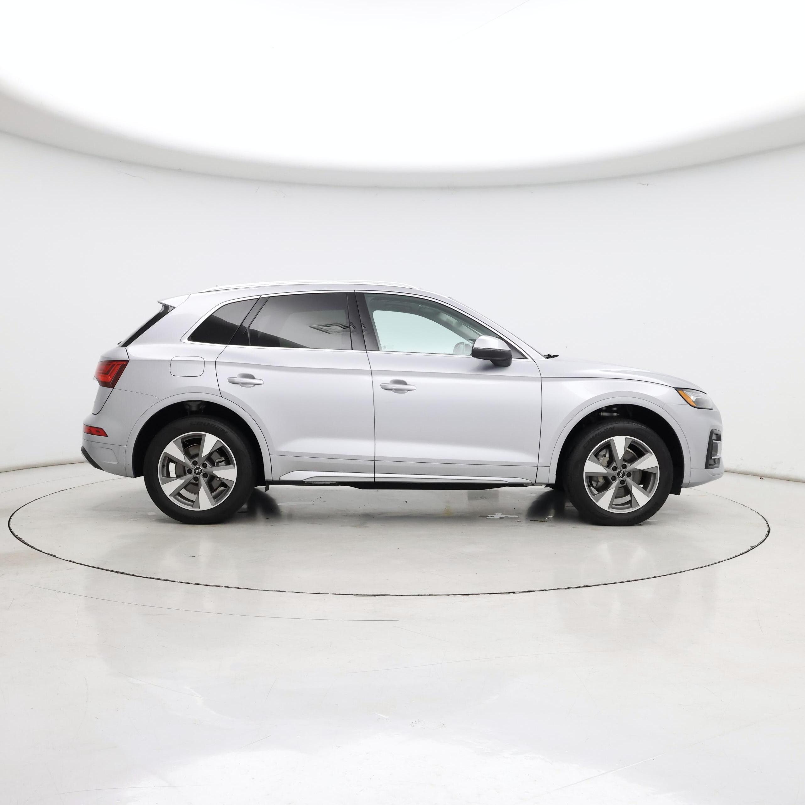 Thumbnail: 2023 Audi Q5 - 7