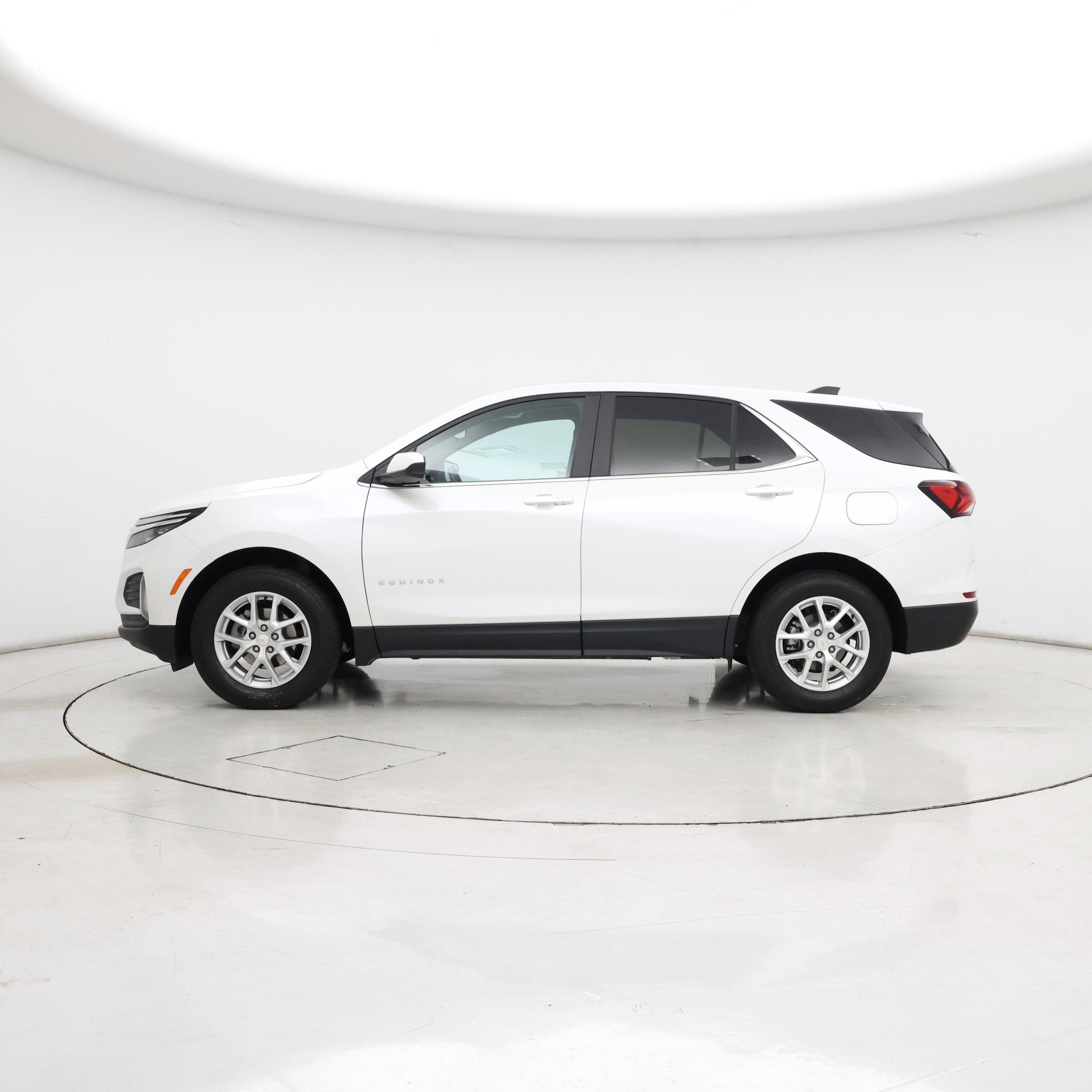 Thumbnail: 2023 Chevrolet Equinox - 3