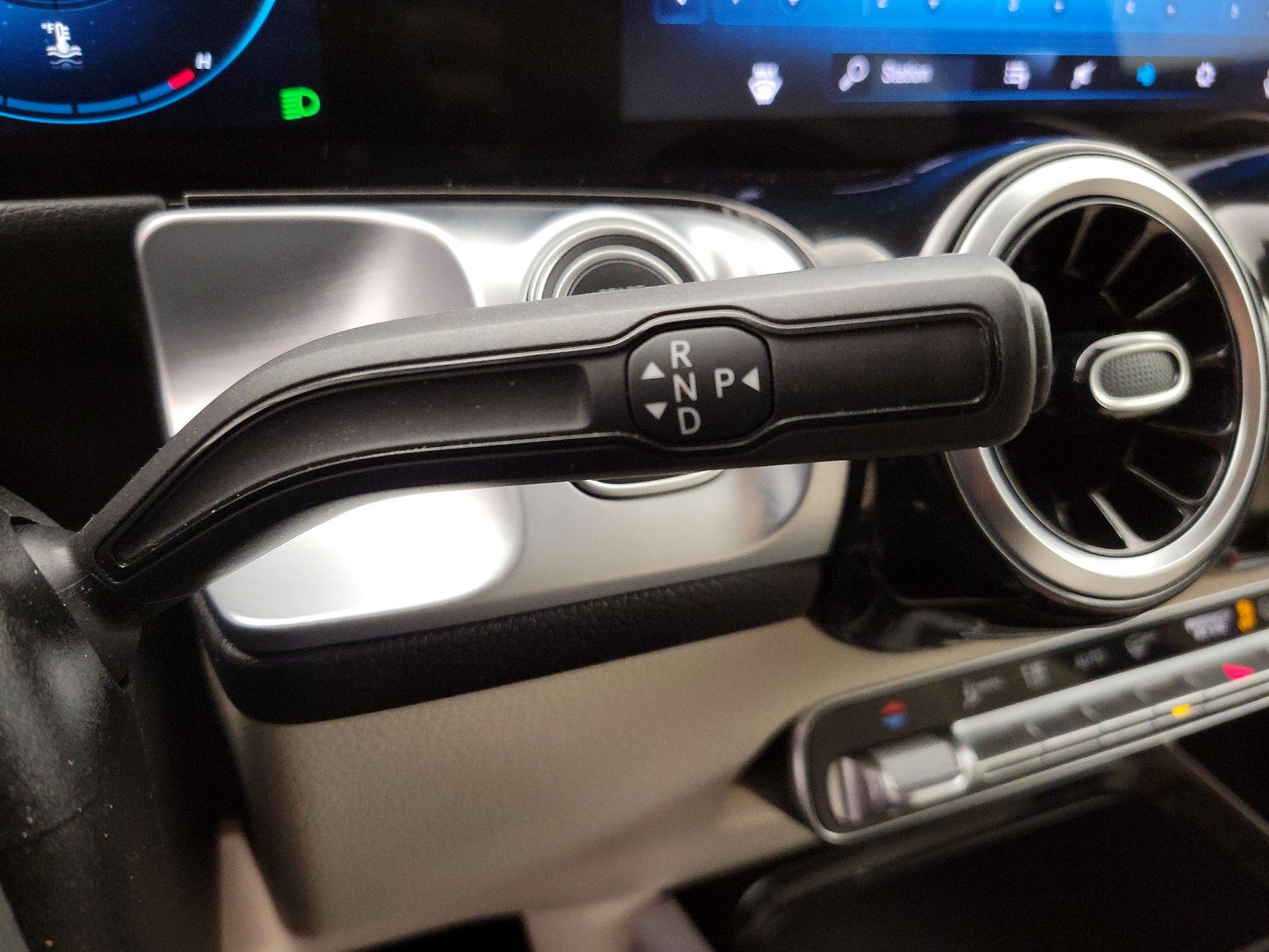 Thumbnail: 2022 Mercedes-Benz GLB - 17