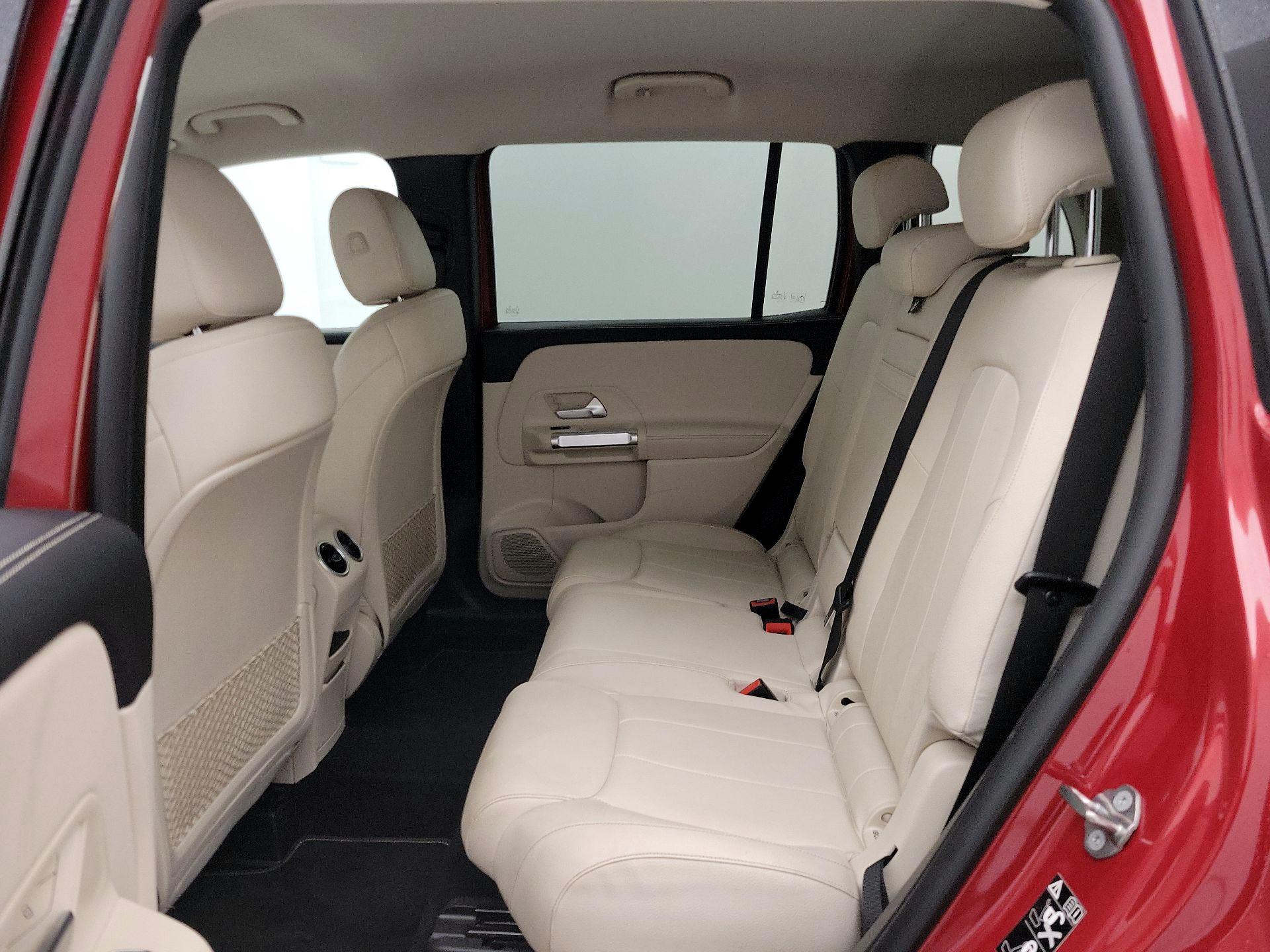 Thumbnail: 2022 Mercedes-Benz GLB - 18