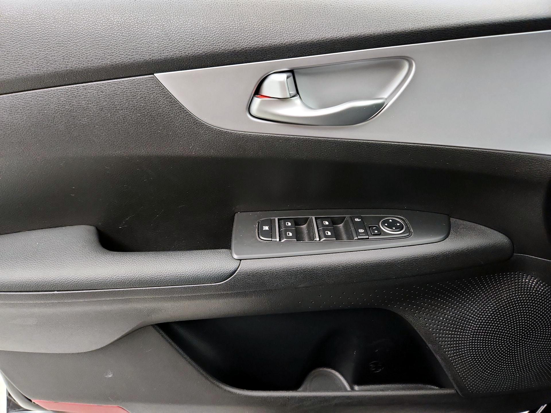 Thumbnail: 2023 Kia Forte - 12