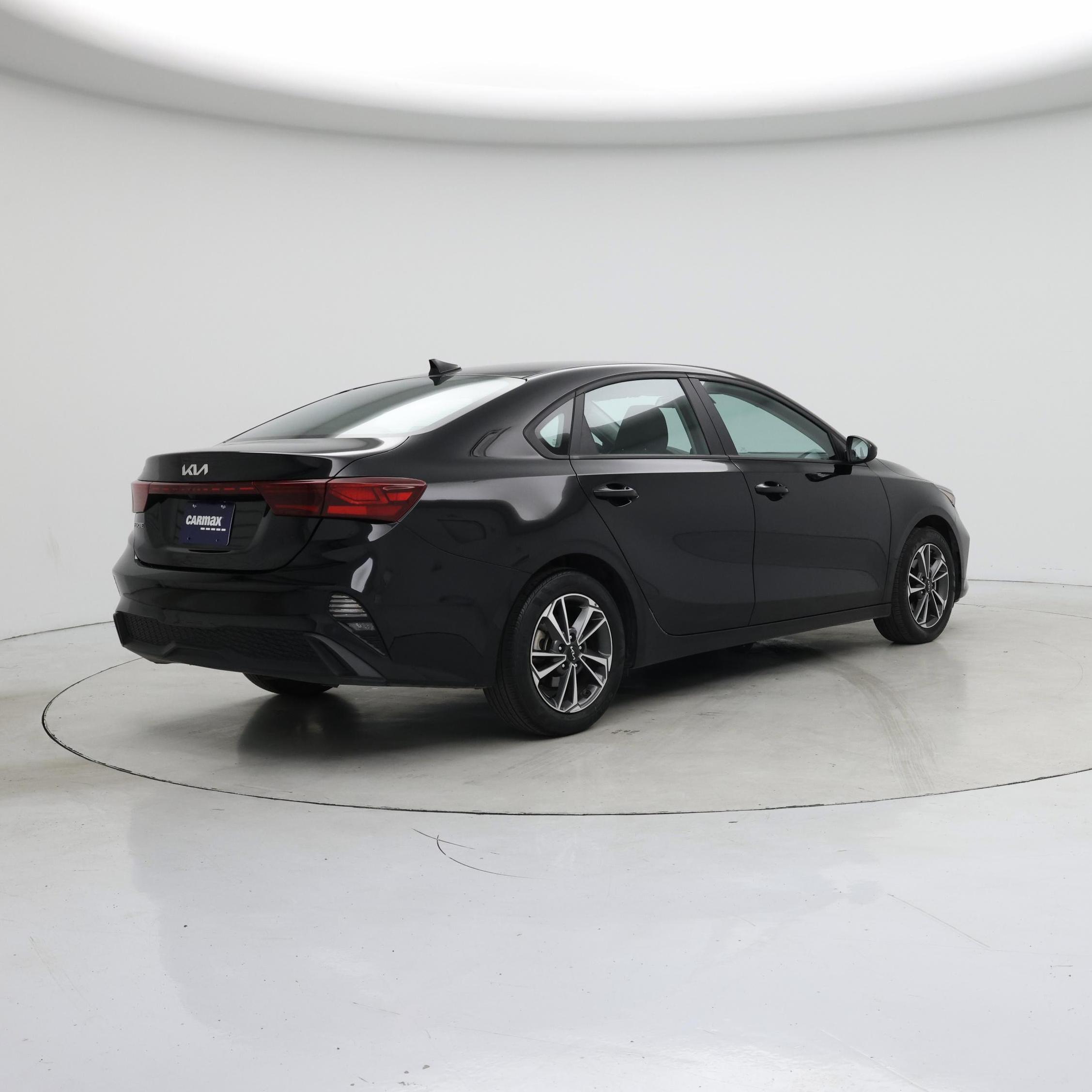 Thumbnail: 2023 Kia Forte - 8