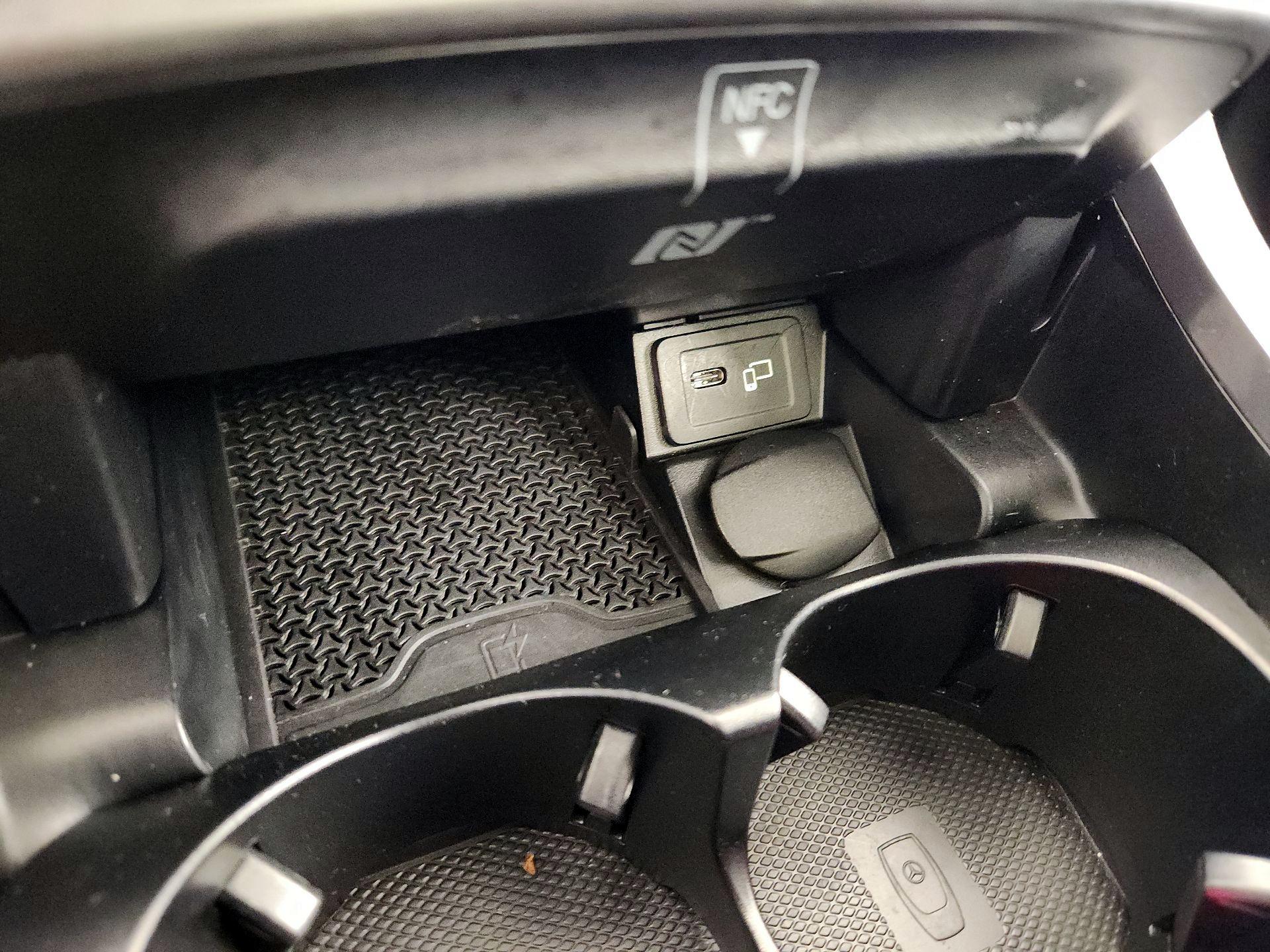 Thumbnail: 2022 Mercedes-Benz E-Class - 19