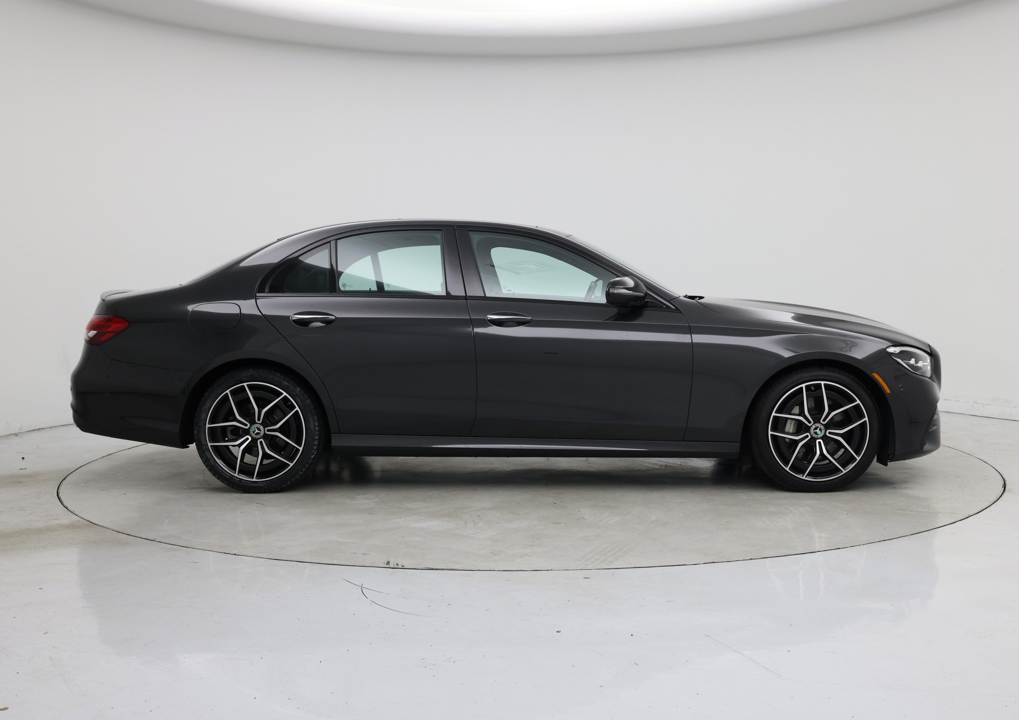 Thumbnail: 2022 Mercedes-Benz E-Class - 7