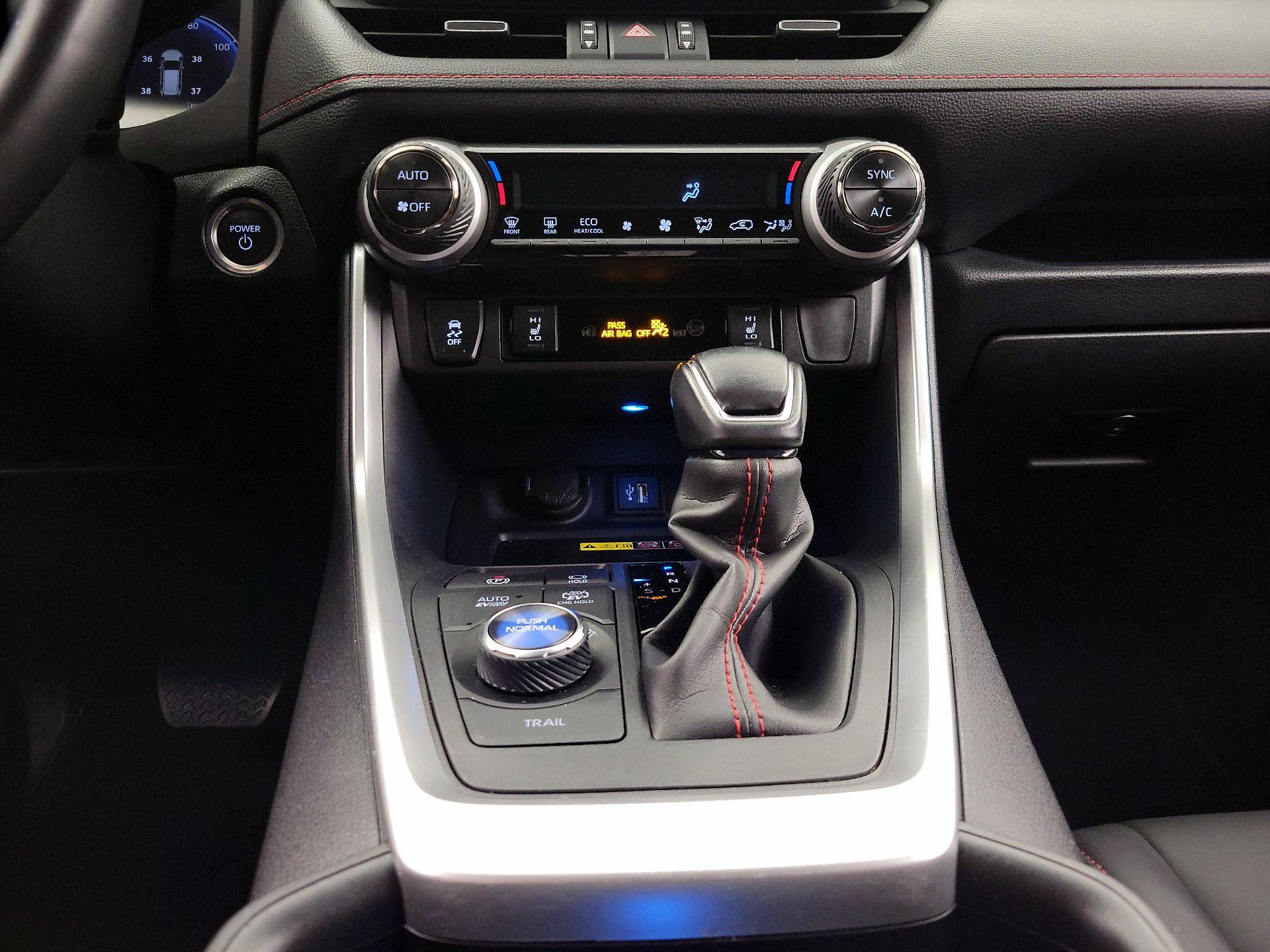 Thumbnail: 2023 Toyota RAV4 - 17