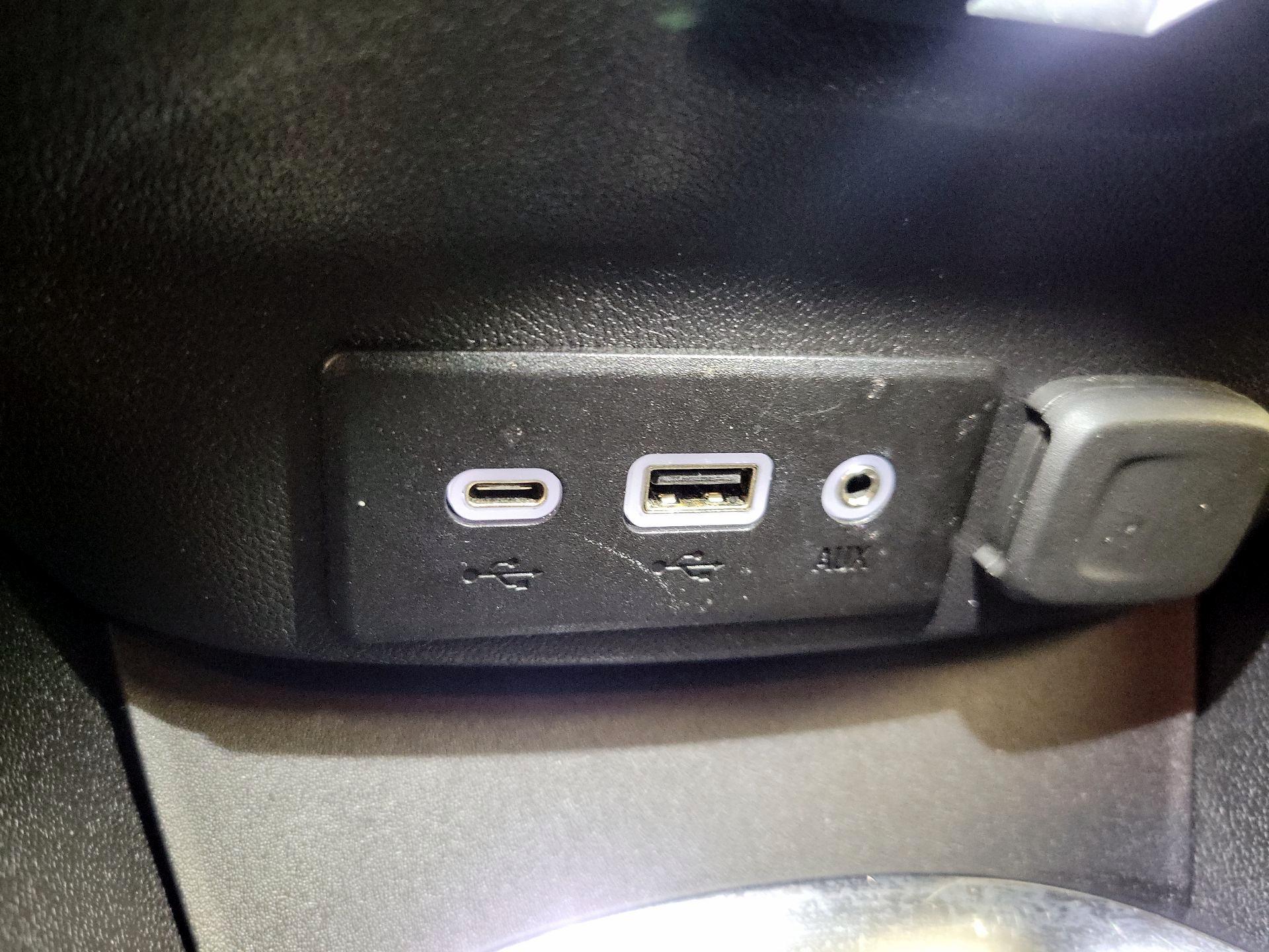 Thumbnail: 2023 Chevrolet Malibu - 18