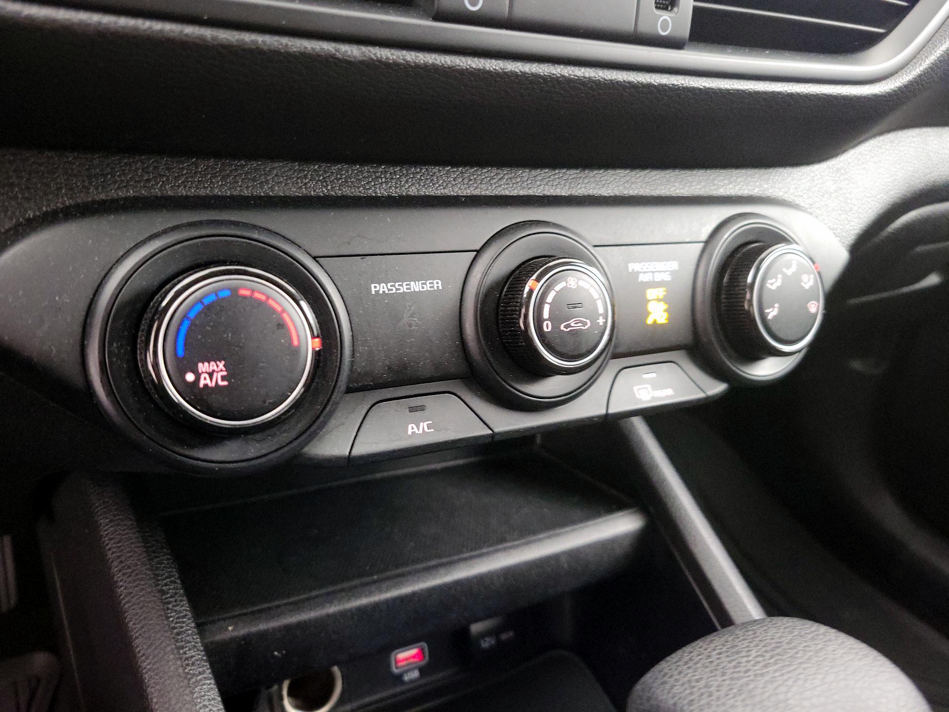 Thumbnail: 2023 Kia Forte - 16