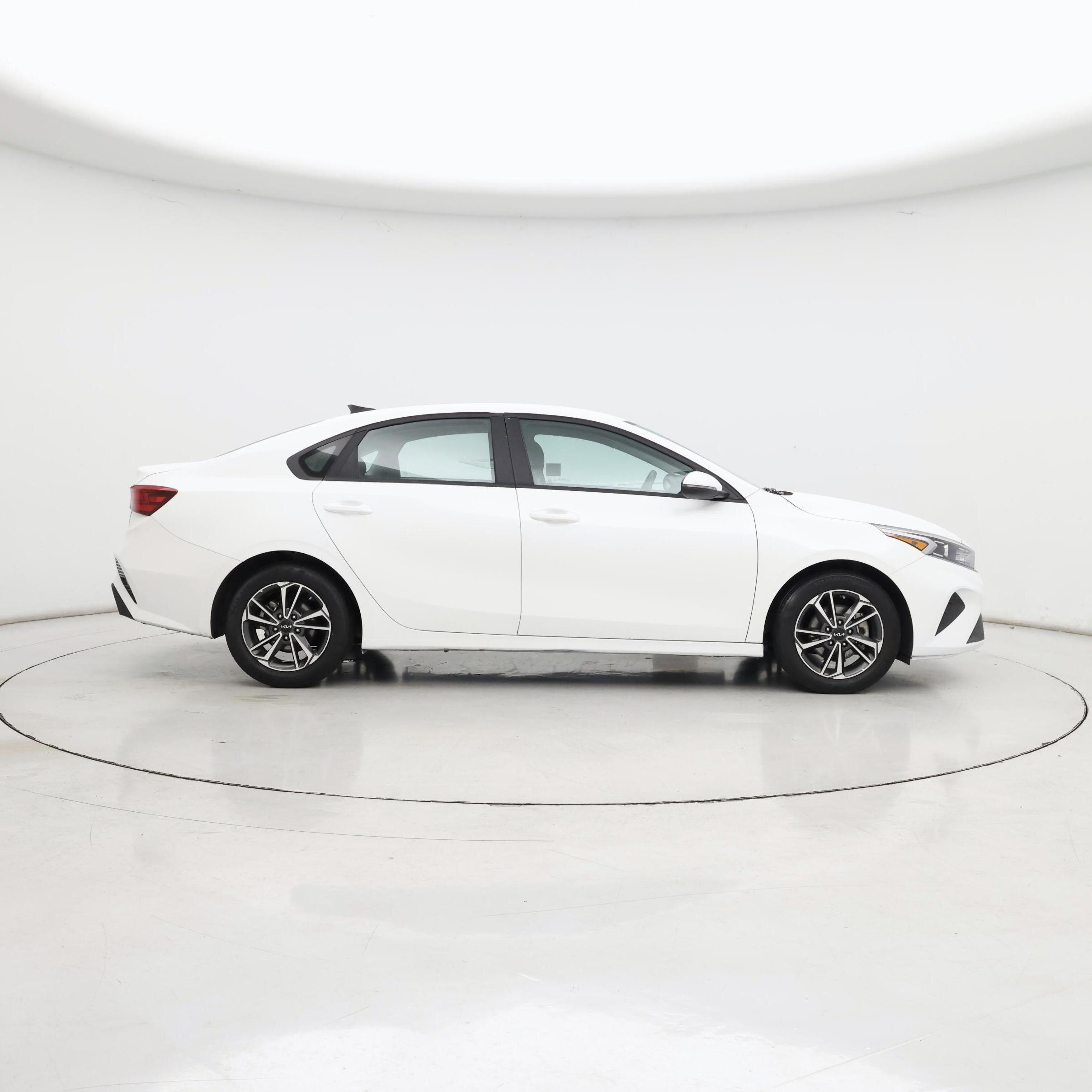 Thumbnail: 2023 Kia Forte - 7