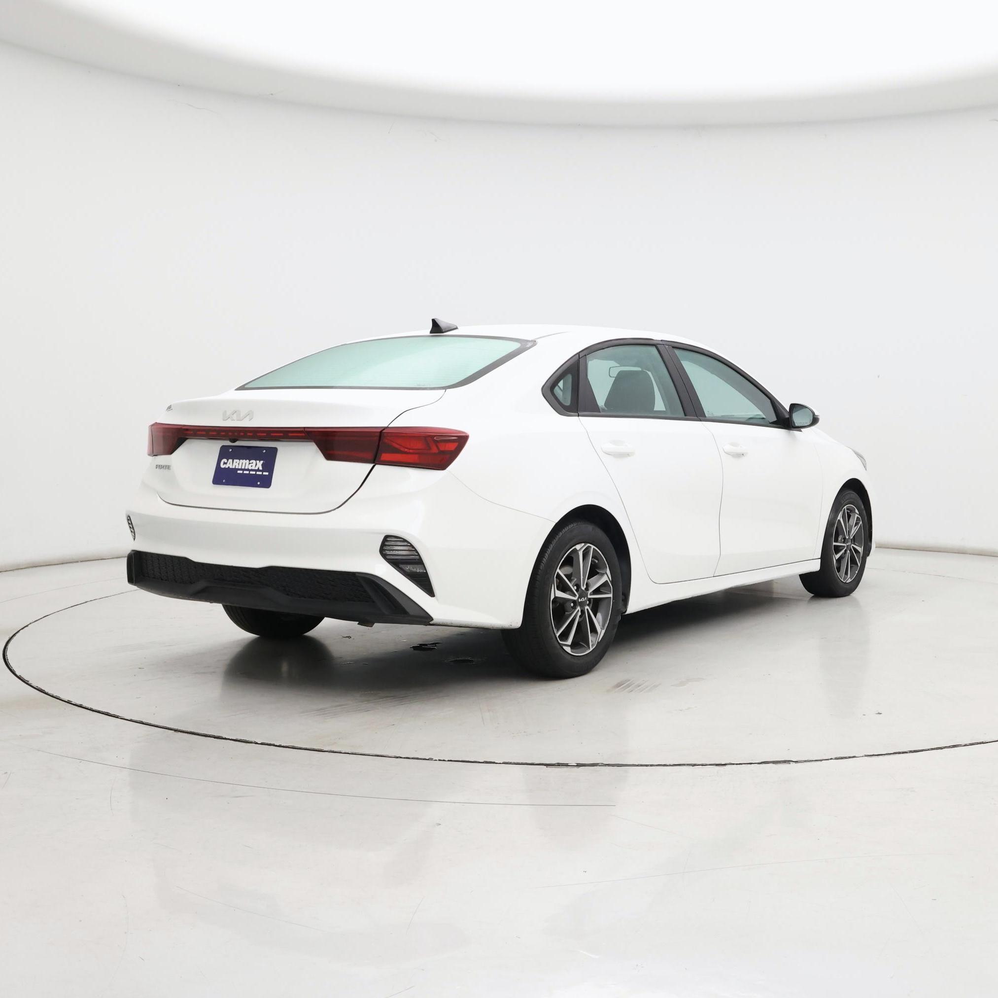 Thumbnail: 2023 Kia Forte - 8