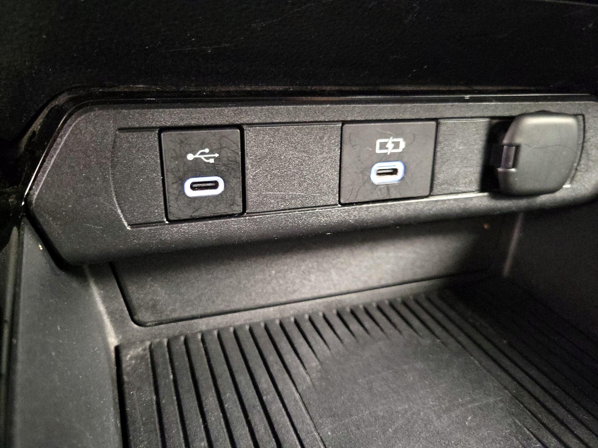 Thumbnail: 2024 Toyota Prius - 18