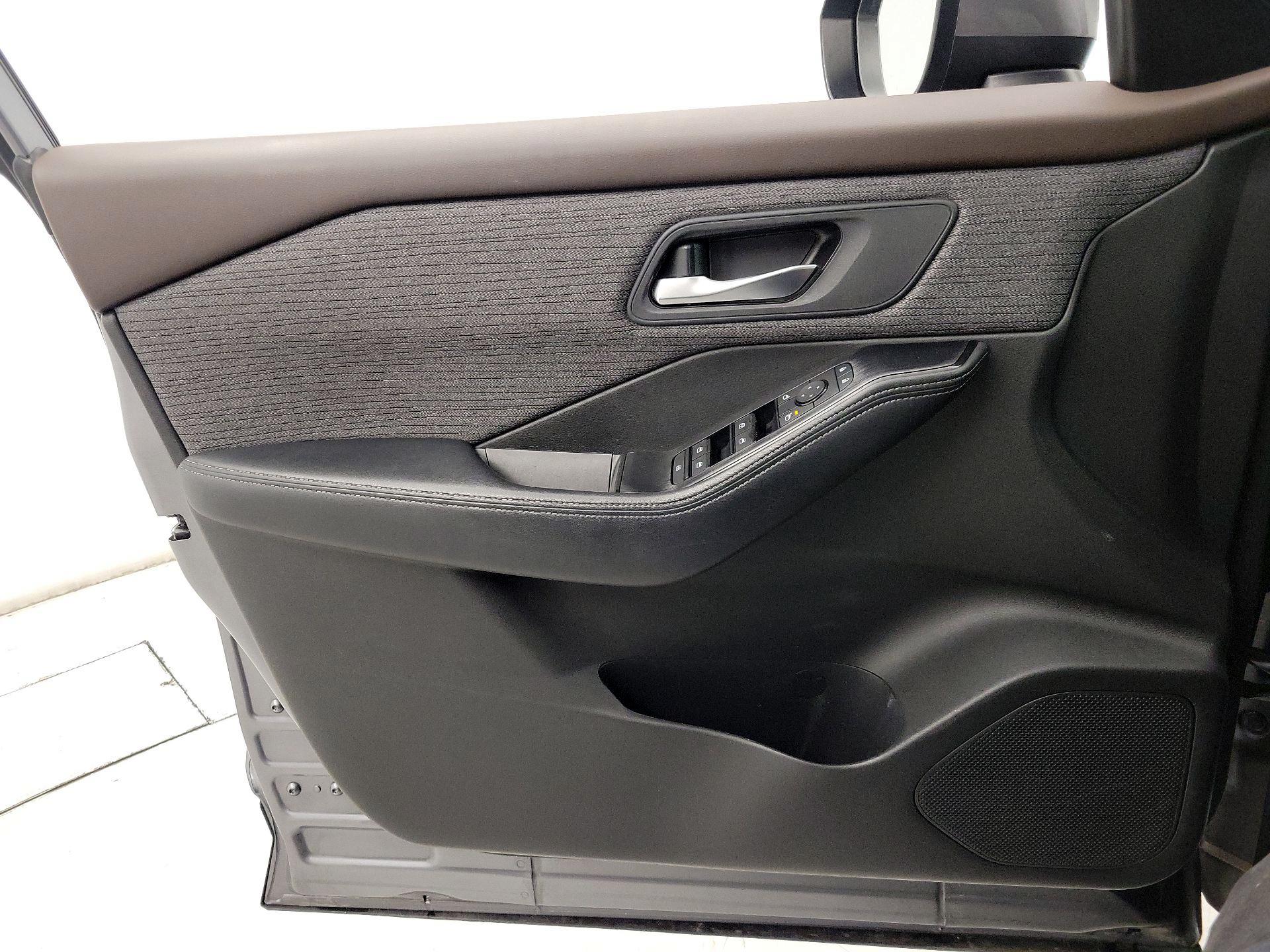 Thumbnail: 2023 Nissan Rogue - 12